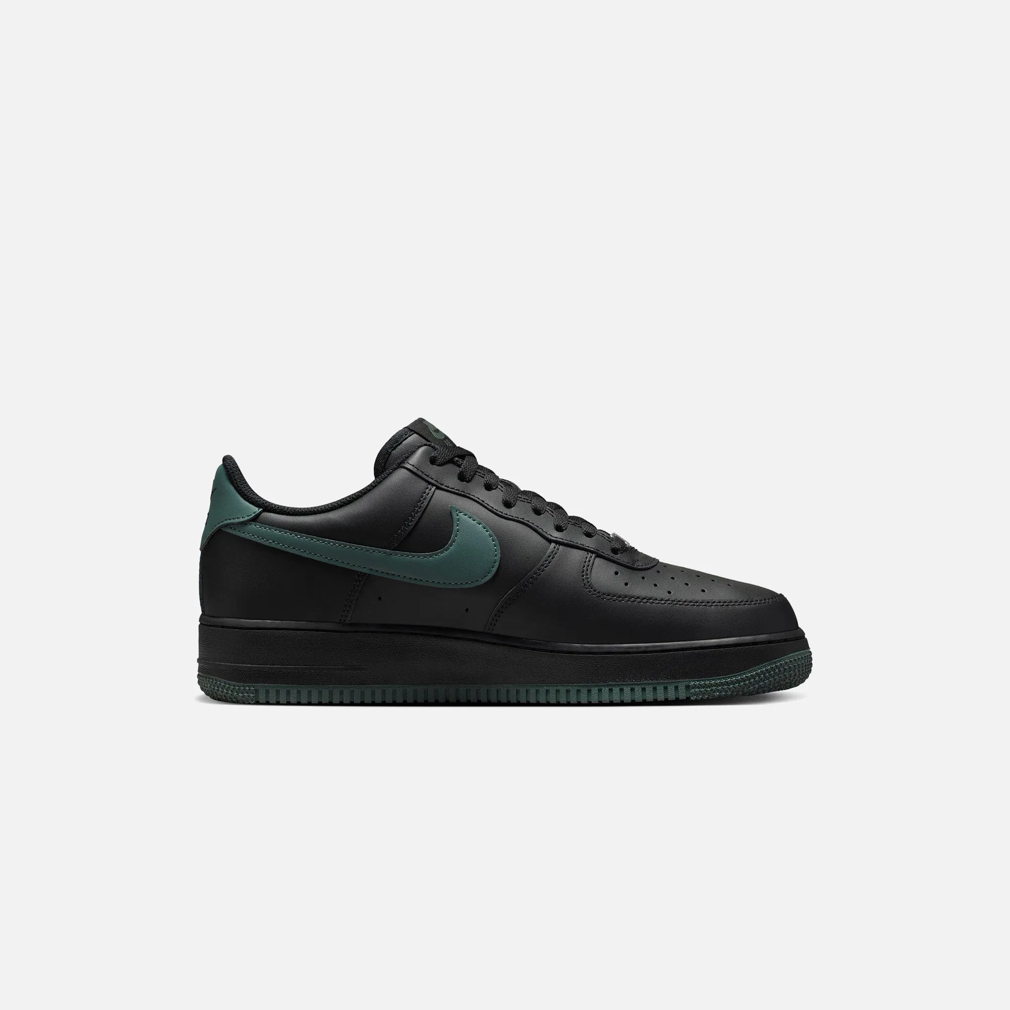 Slip Resistant Shoes With Stretchable Moisture Wicking Fabric Shoe Nike Air Force 1 '07 Lx - Black / Vintage Green