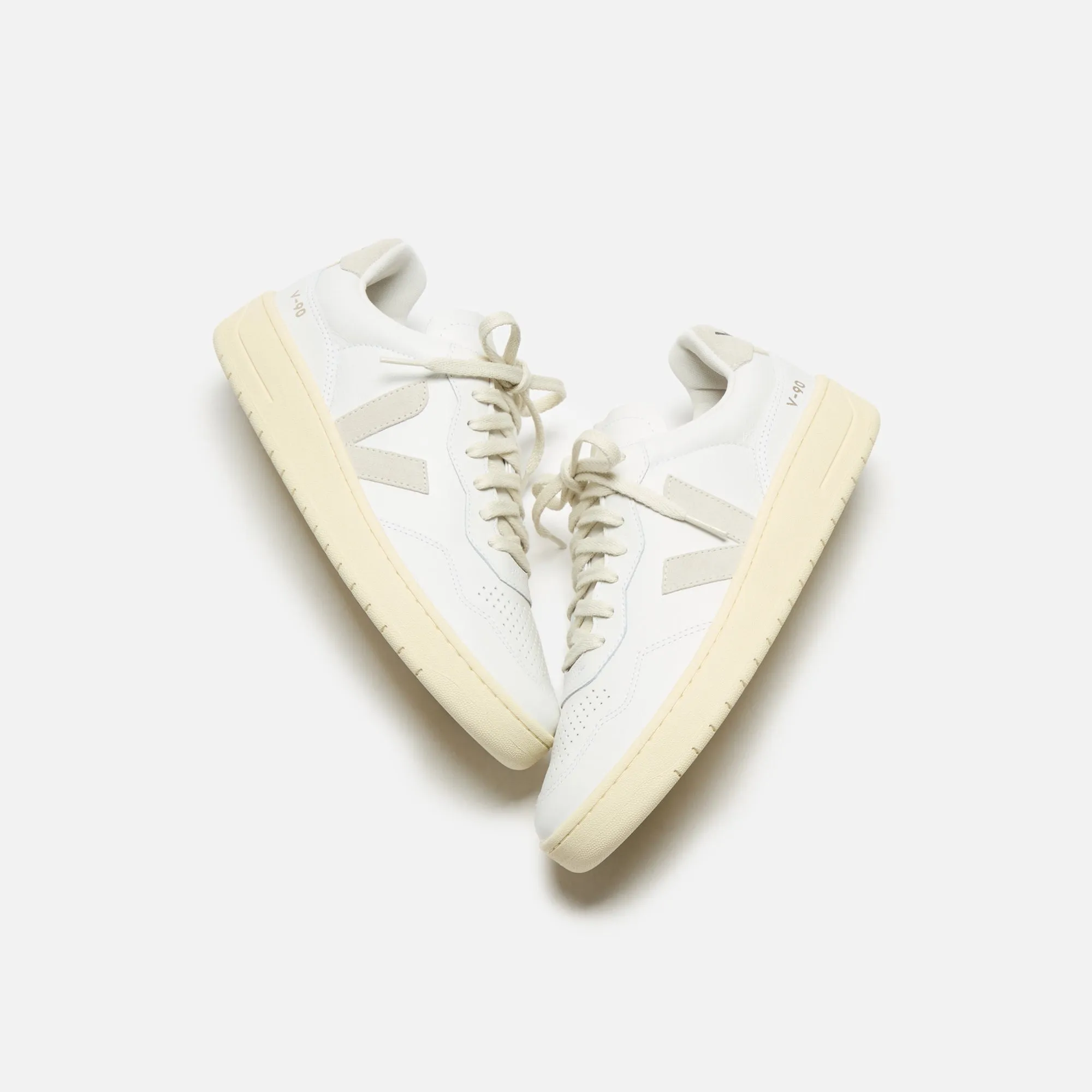 Game-Changer Footwear Not for the Ordinary Veja V-90 - Extra White / Natural