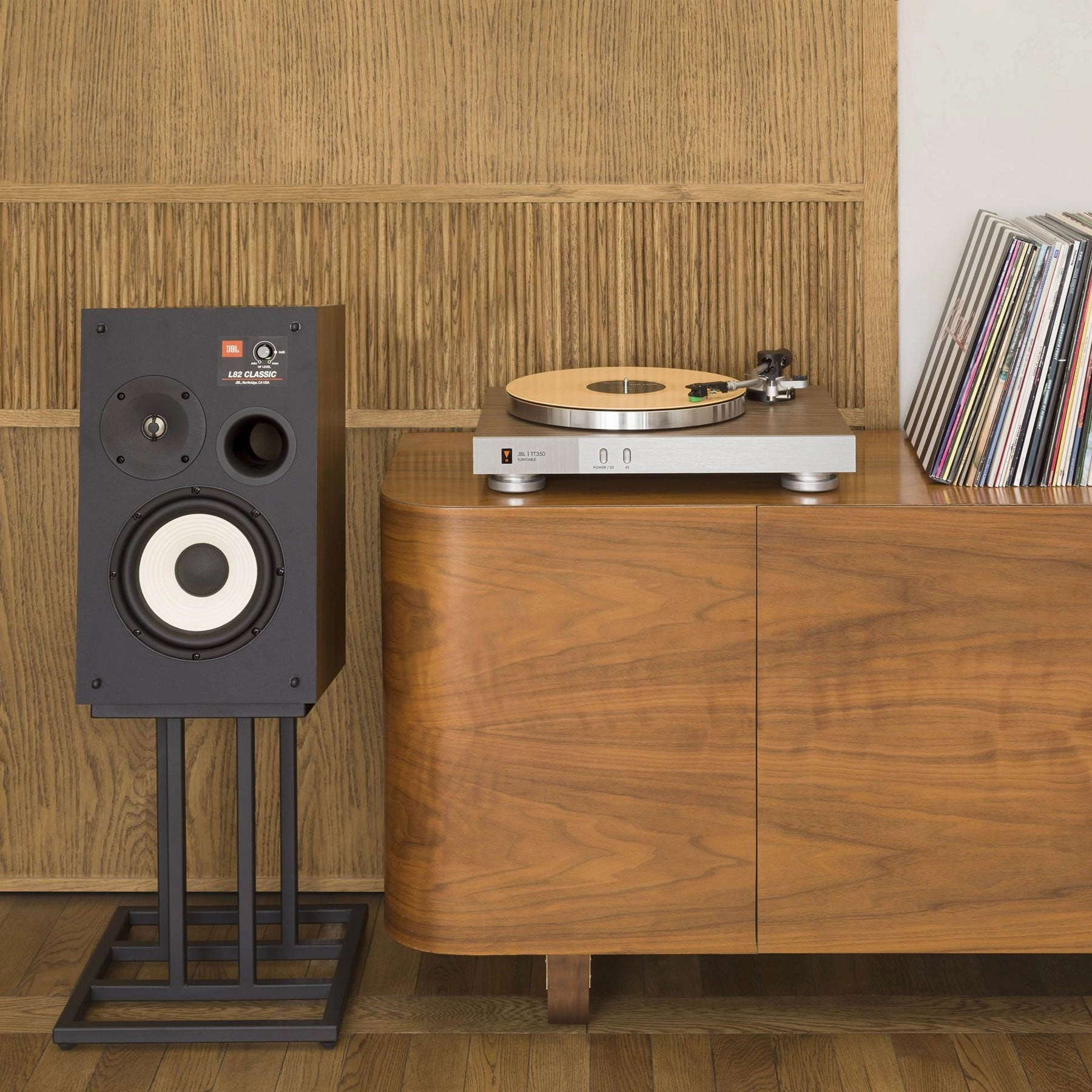 JBL: TT350 Classic Direct Drive Turntable