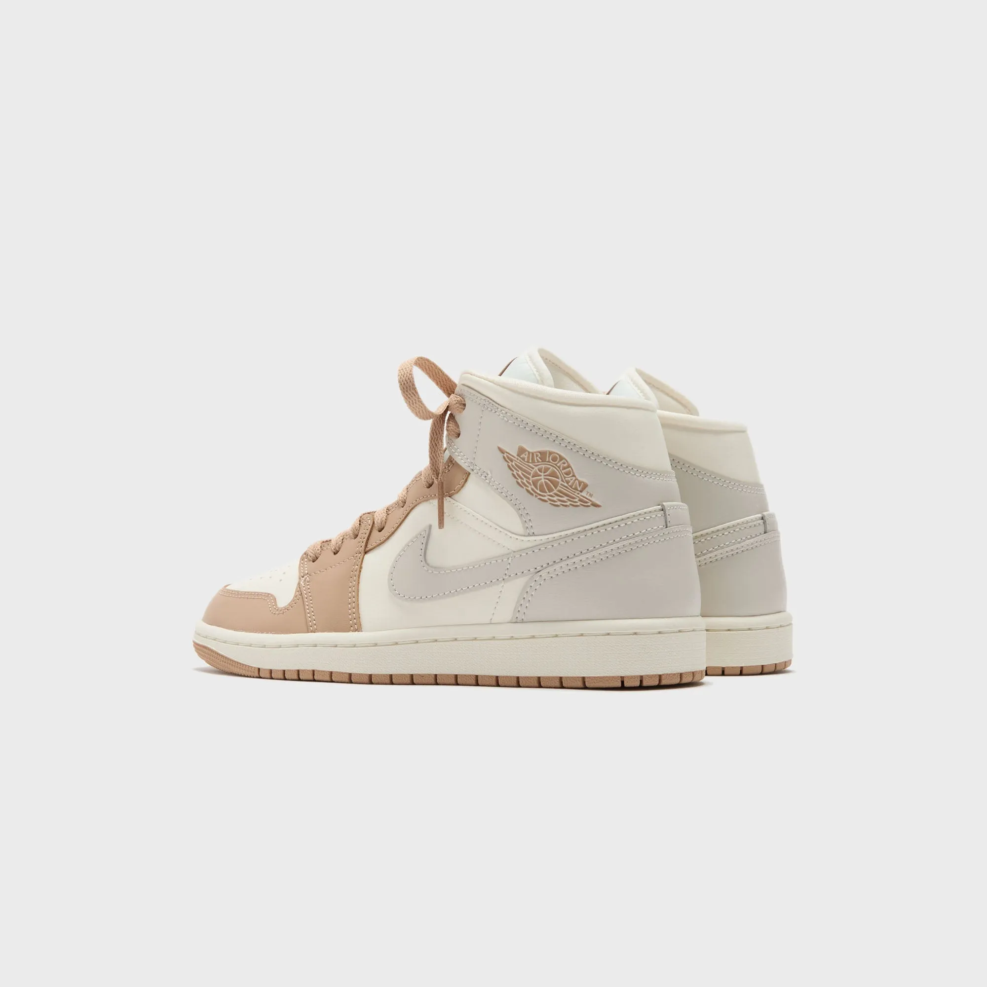 Jordan Air Jordan 1 Mid - Pale Ivory / Light Orewood Brown / Hemp / Sail Moisture - Wicking Insole Comfort Attribute Selection Criteria Method