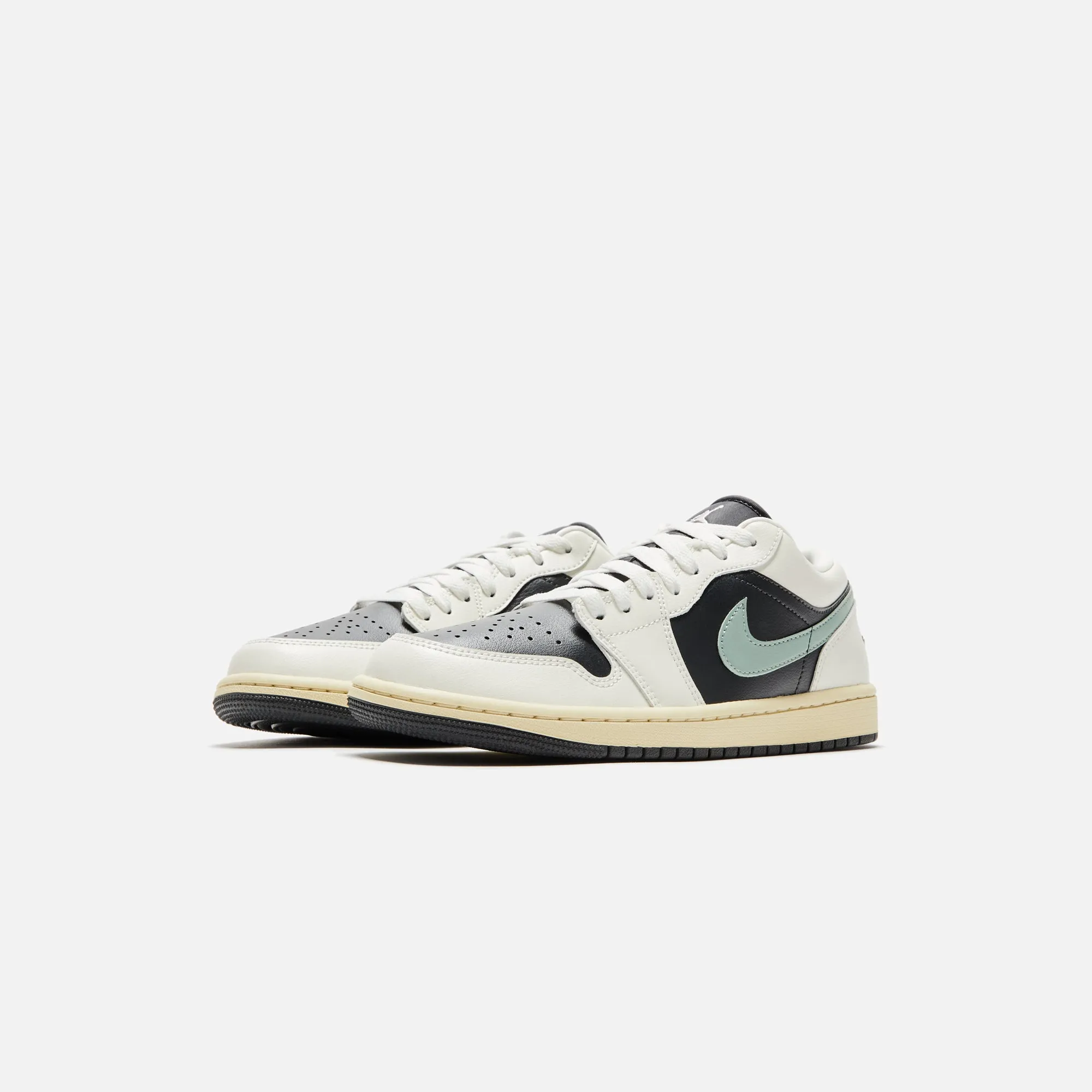 Jordan Wmns Air Jordan 1 Low - Anthracite / Jade Smoke / Sail Understated Elegance