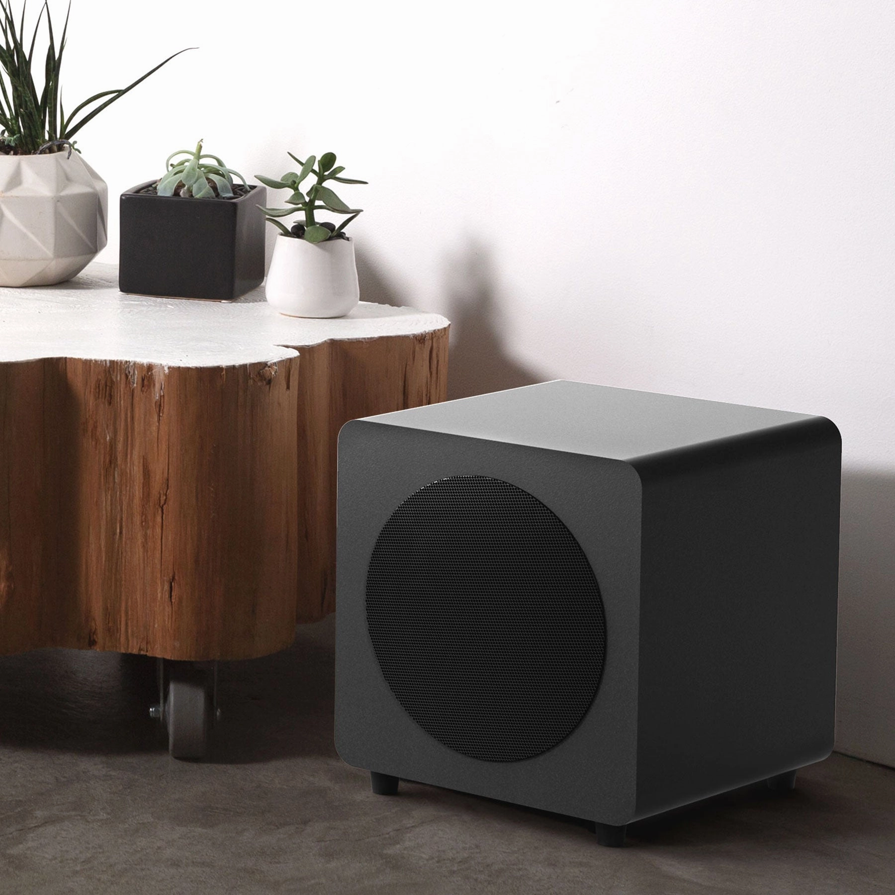 Kanto: SUB8V Powered Subwoofer - Matte Black (SUB8VMB)
