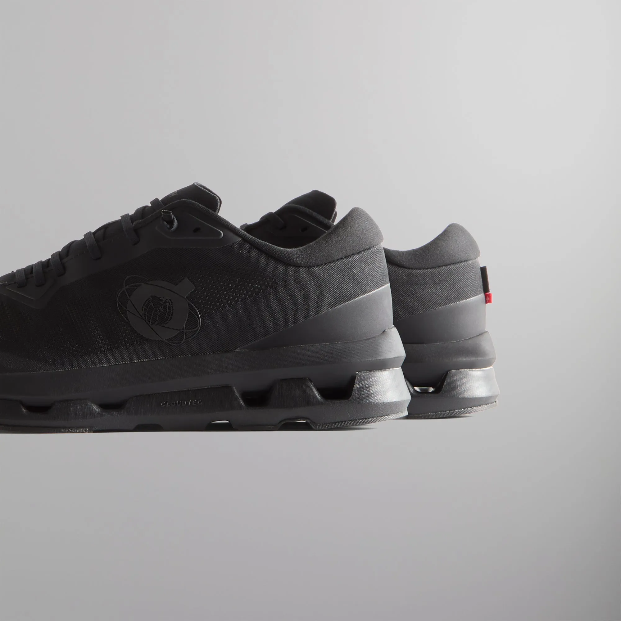 "Comfortable Productivity Kith For On Cloudzone - Black