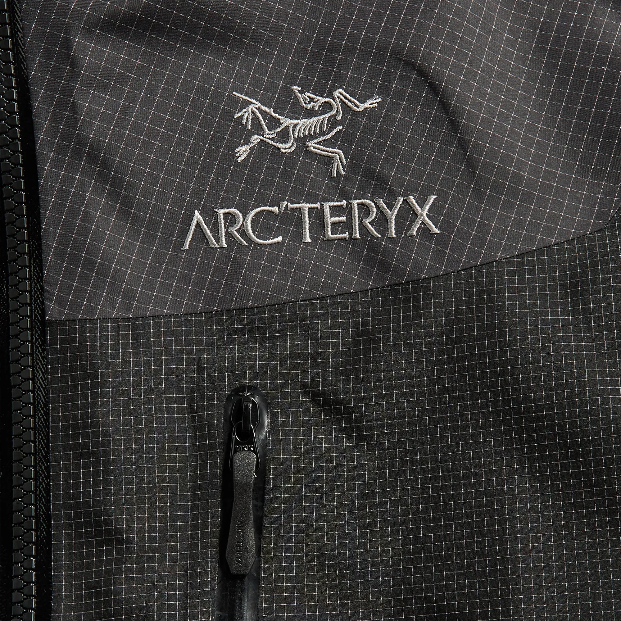 Arc'Teryx Alpha Jacket - Graphite / Black Tailored Fit