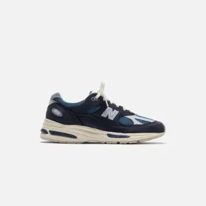 Define Your Own Way Make a Statement New Balance Made In Uk 991V2 - Vintage Navy / Grey