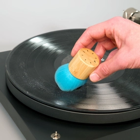 Line Phono: Magic Audio Brush for Records   Gear hi-fi DAC amp combo,hi-fi speaker impedance matcher,hi-fi RCA switch