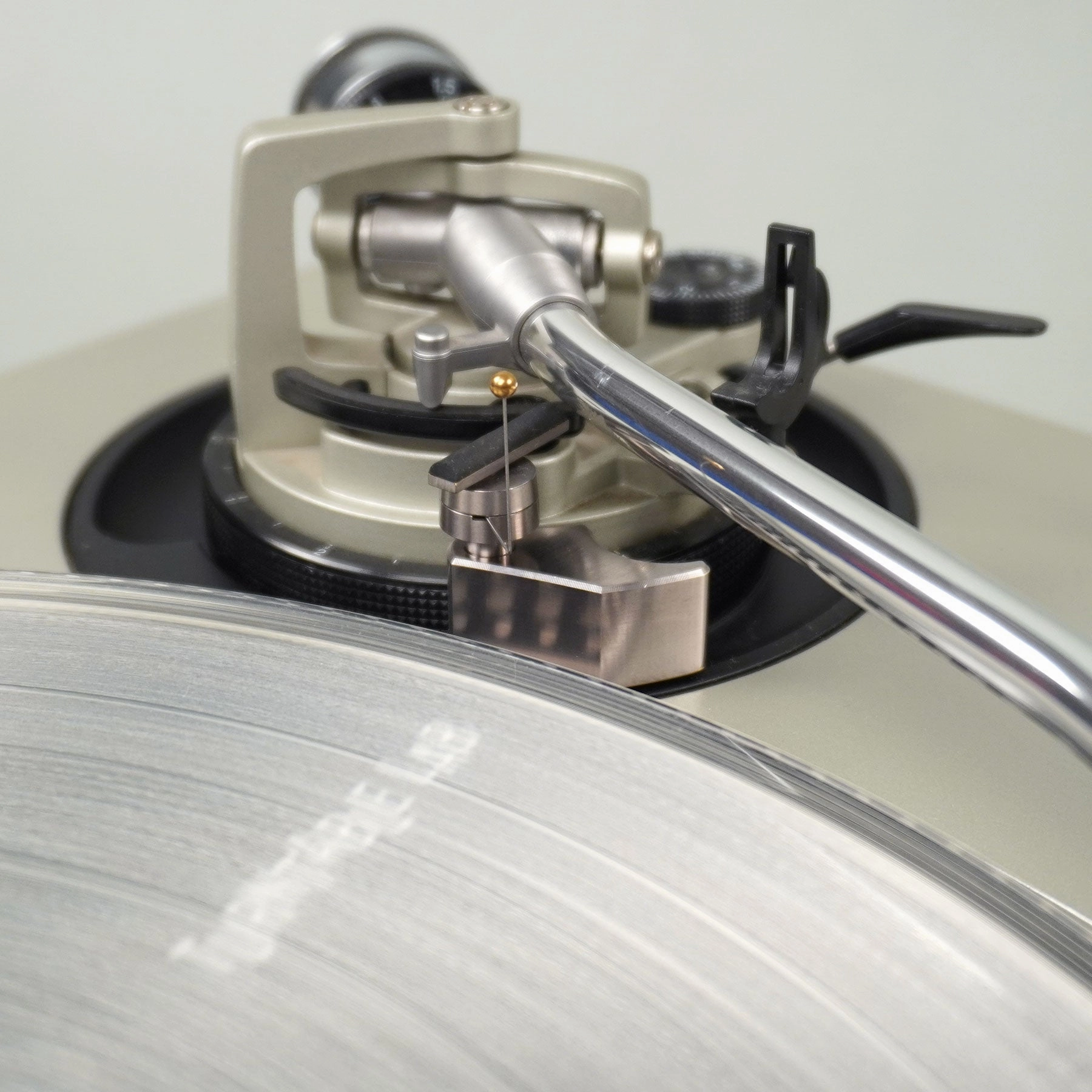 Little Fwend: Automatic Tonearm Lifter for Technics 1200 - Disco Model MKIl