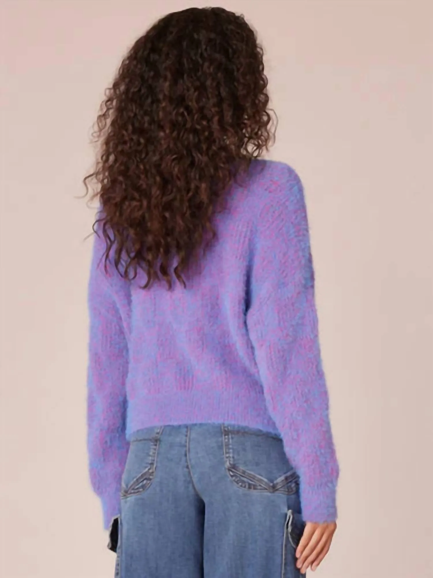 Pull à col en V double avec manches longues et effet cils bicolore en violet