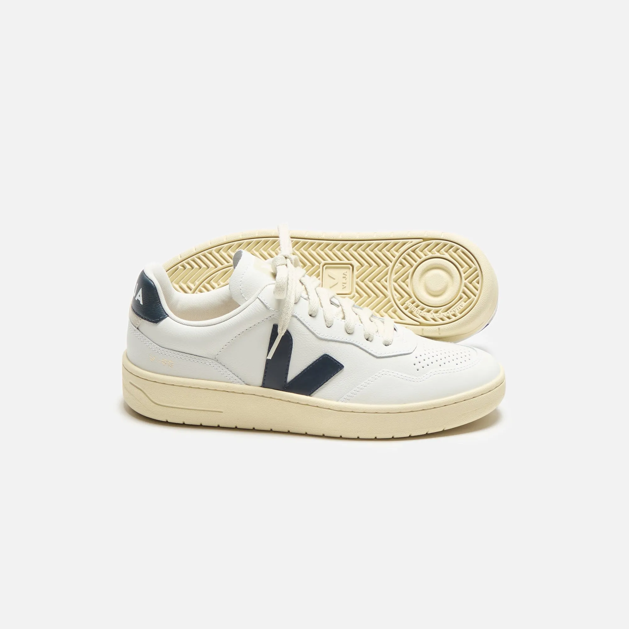 Biggest Sale of the Year Footwear for the Fearless Veja V-90 - Extra White / Nautico