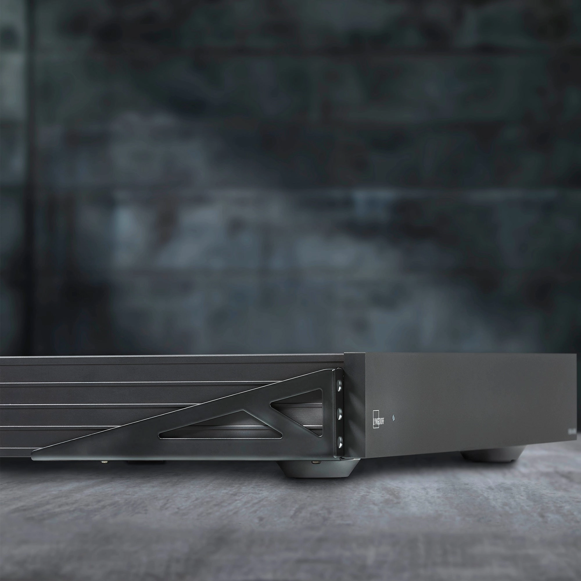 Lyngdorf SDA-2400 Power Amplifier