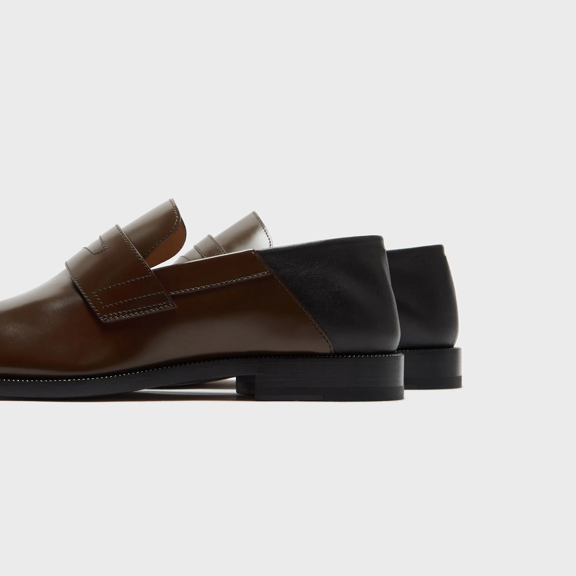 Maison Margiela Tabi Babouche Loafers - Wood Traction Structural Design