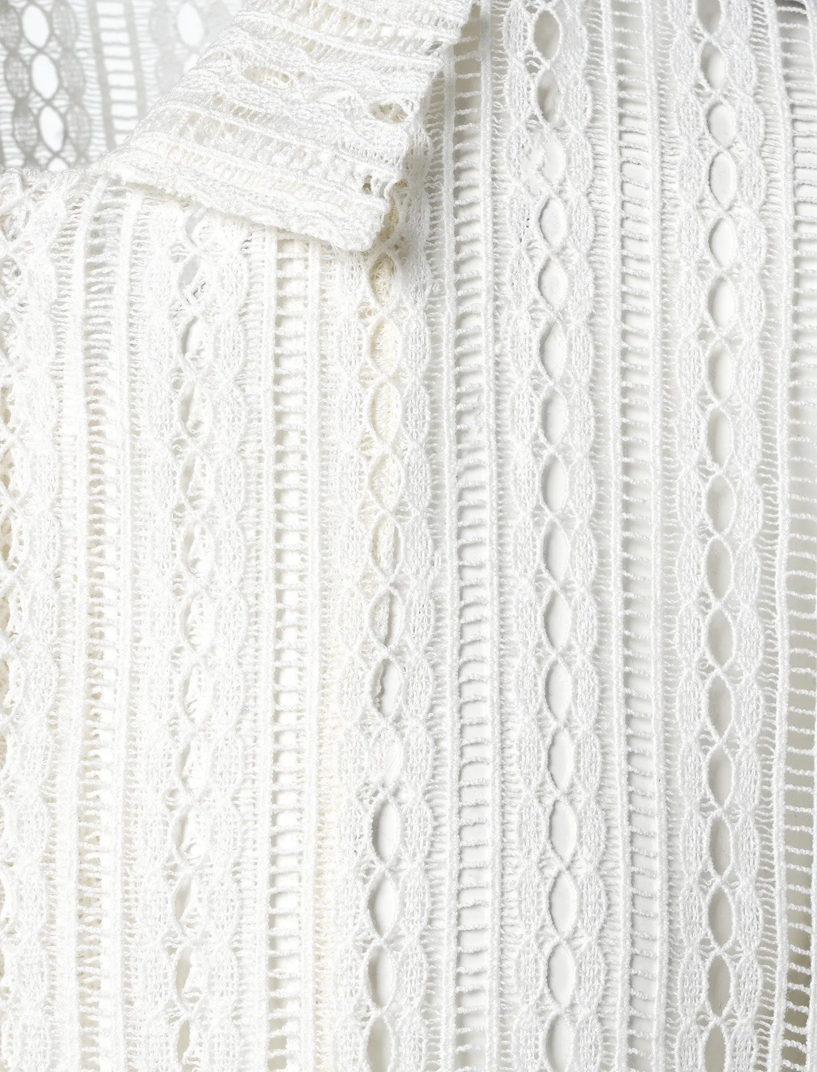 Meandering Lace Shirt Applique Price Tag