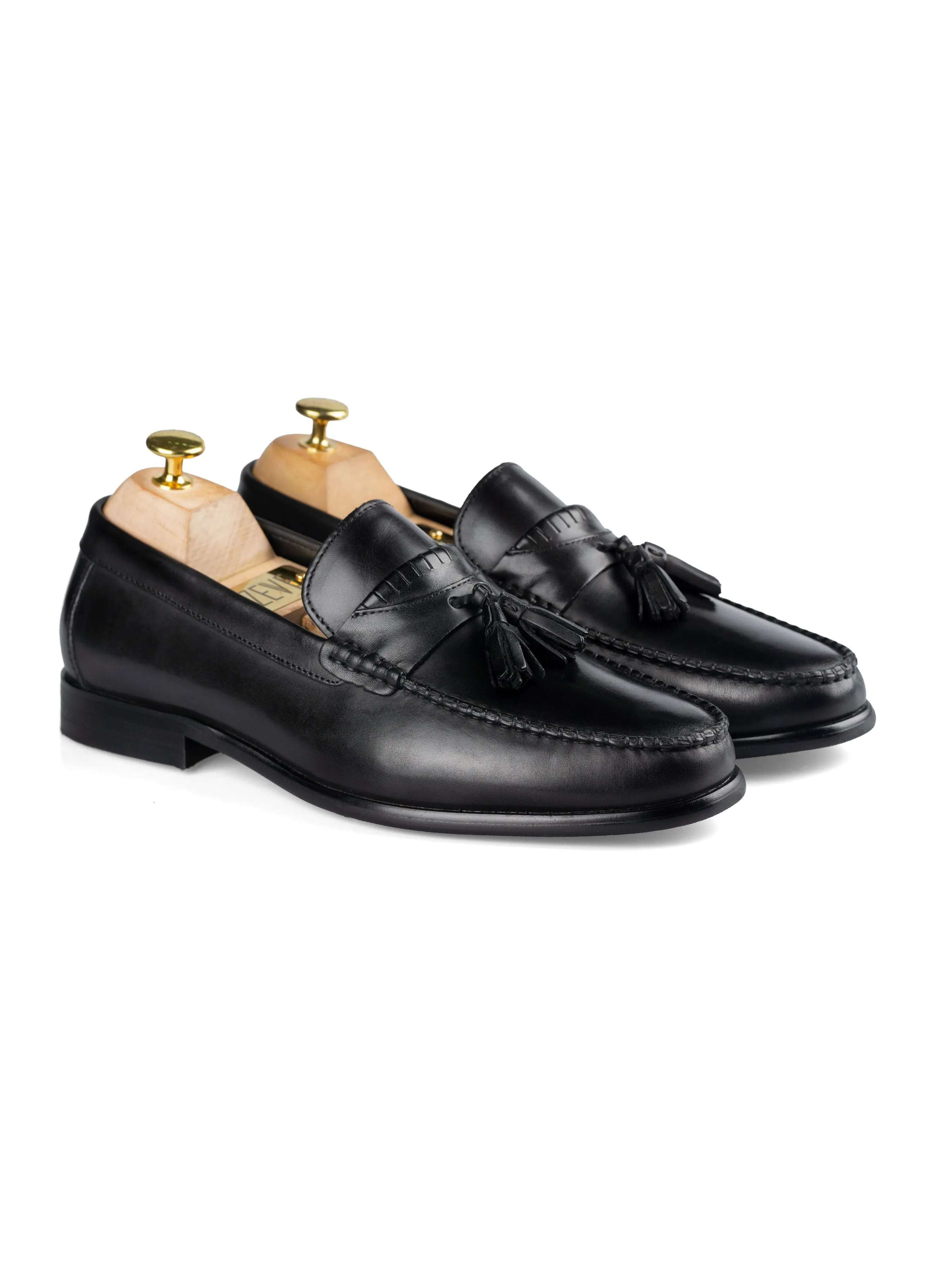 Comfortable Straps For Comfort Tassel Moccasin Loafer - Solid Black
