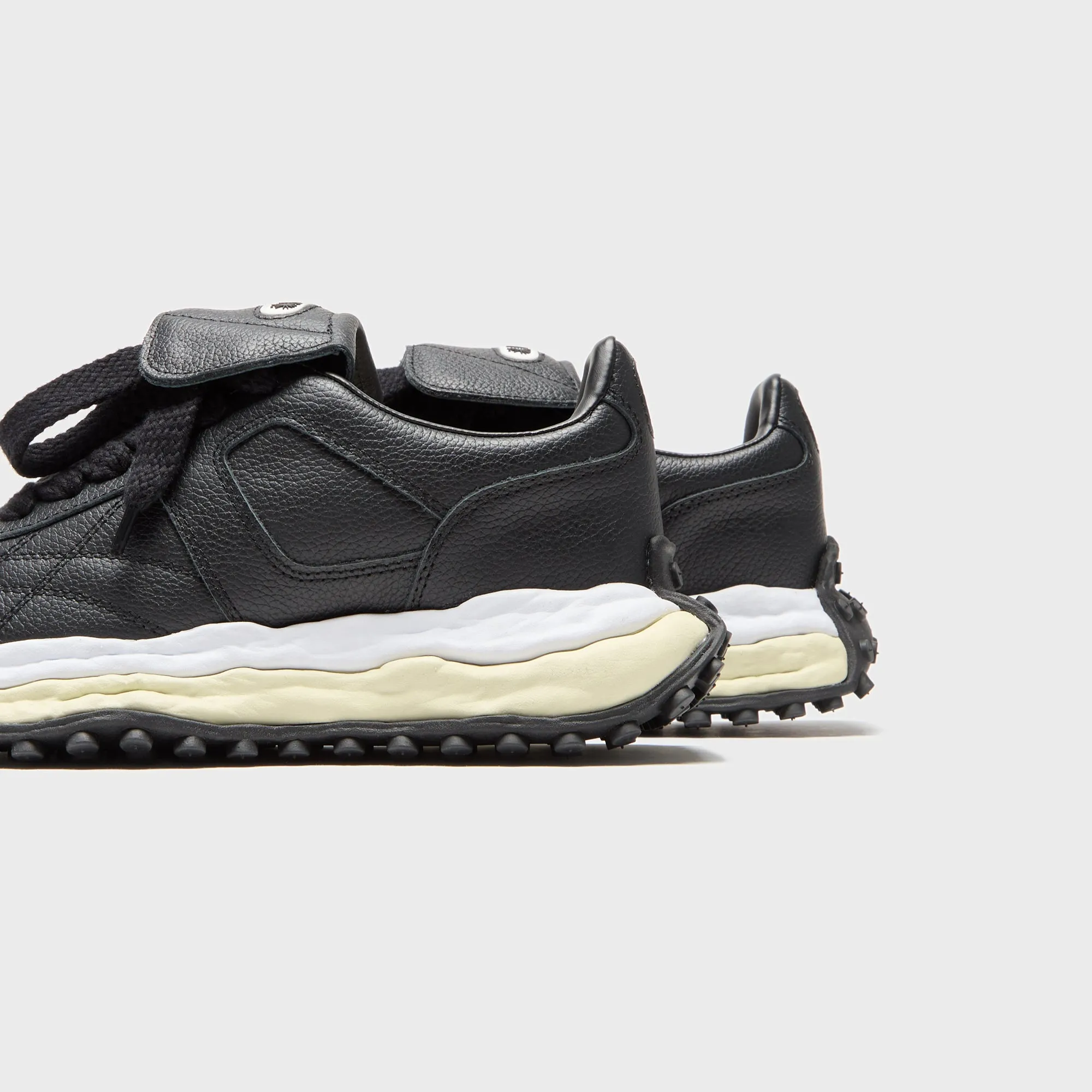 Confidence Starts Here Mihara Yasuhiro Scott Original Sole Leather Low-Top Sneaker - Black