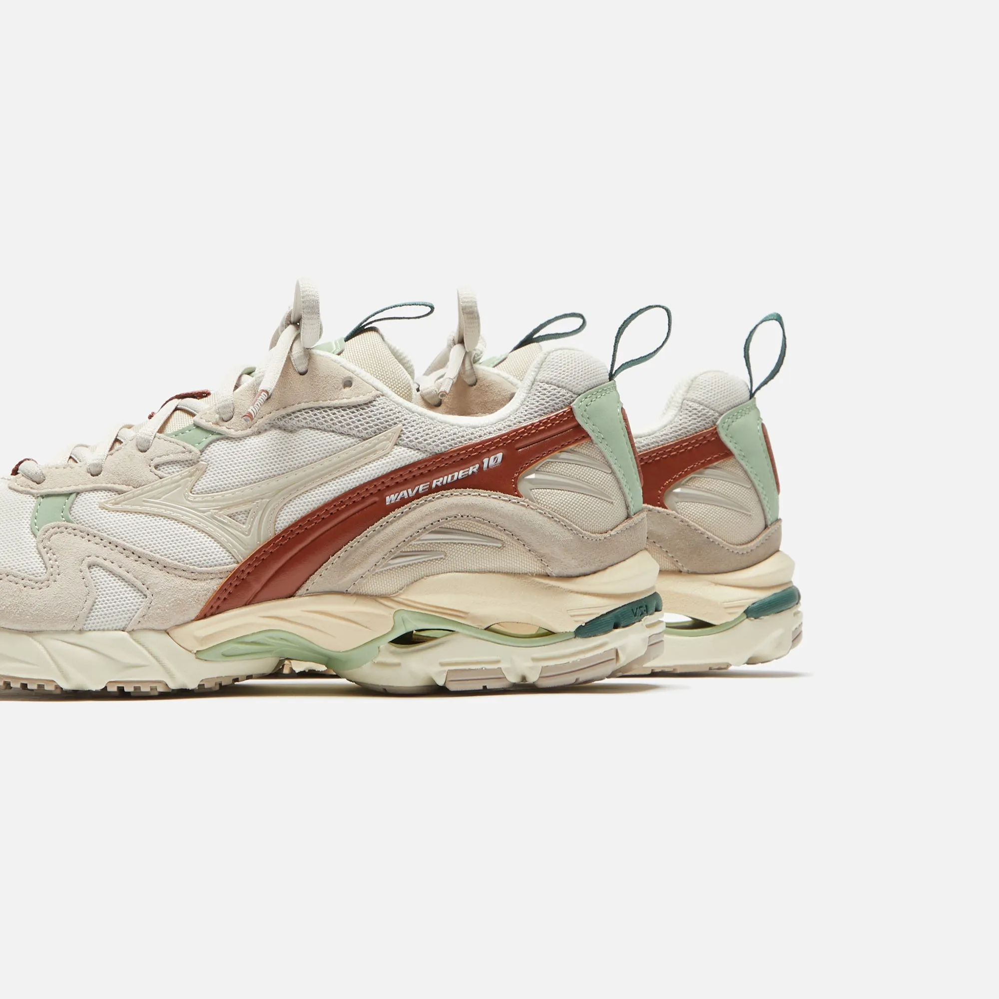 Mizuno Wave Rider 10 - Silver Cloud / White Sand Comfort Wrap Around