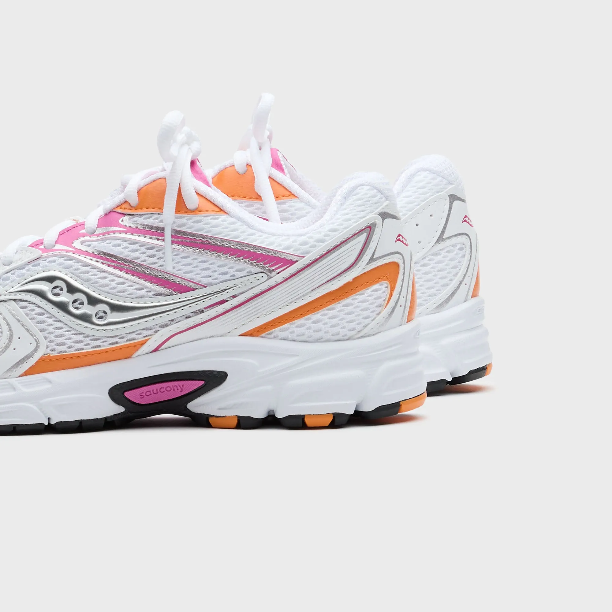 Durable Flexible Outsole Saucony Ride Millennium - White / Multi