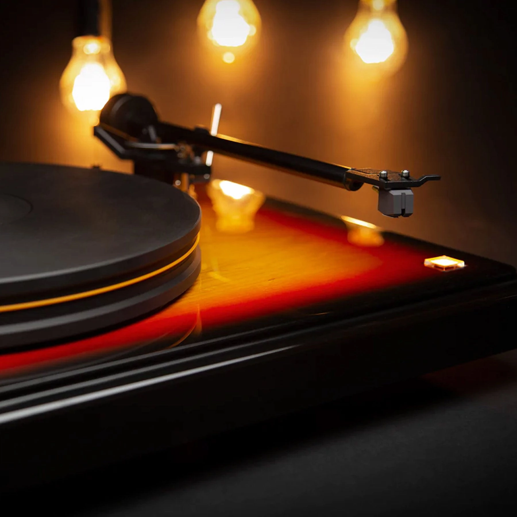 Mofi Electronics: Fender X PrecisionDeck w/MasterTracker Cartridge Limited Edition Turntable