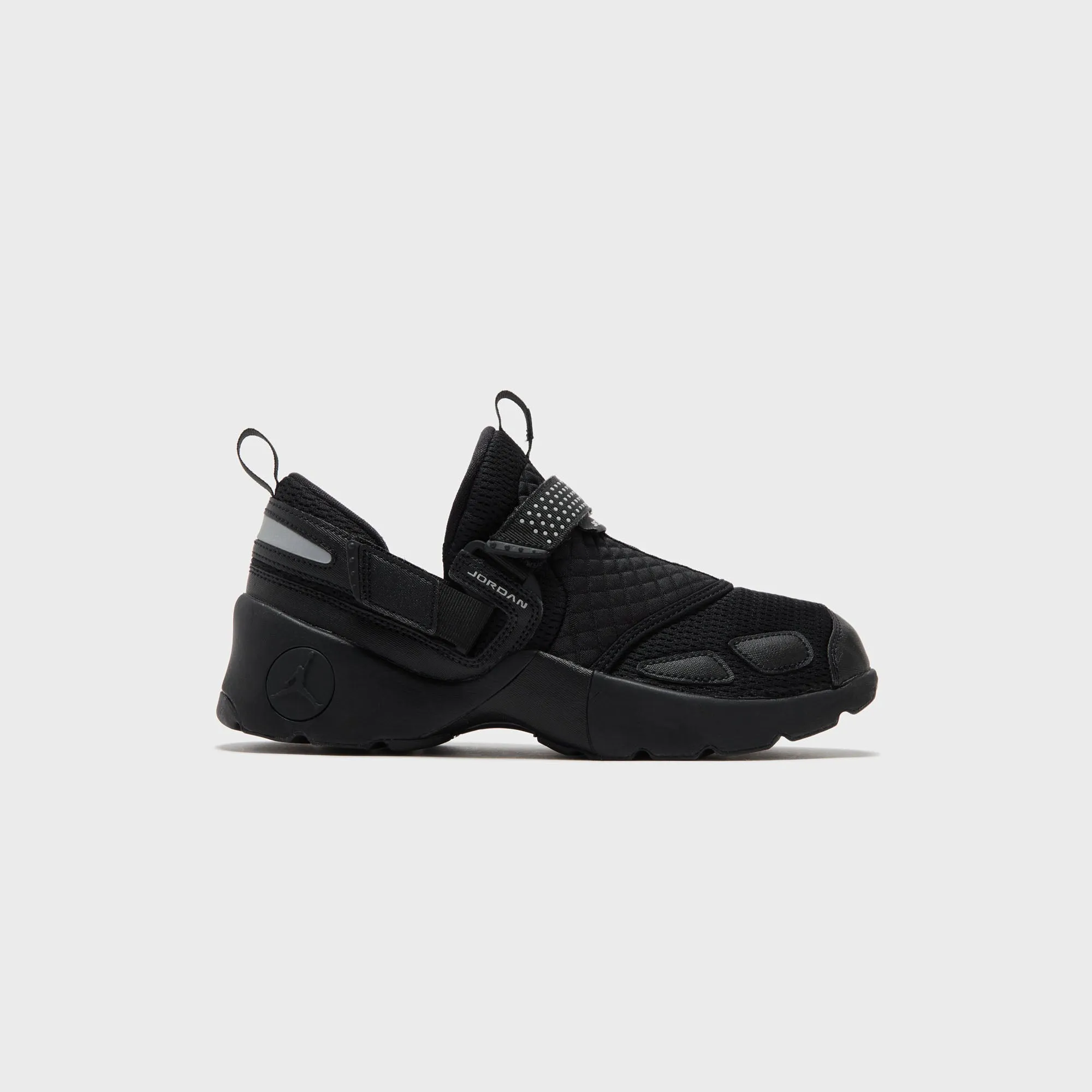 Jordan Wmns Trunner Lx - Black / Black / Black Material Lightness Footbed Heels