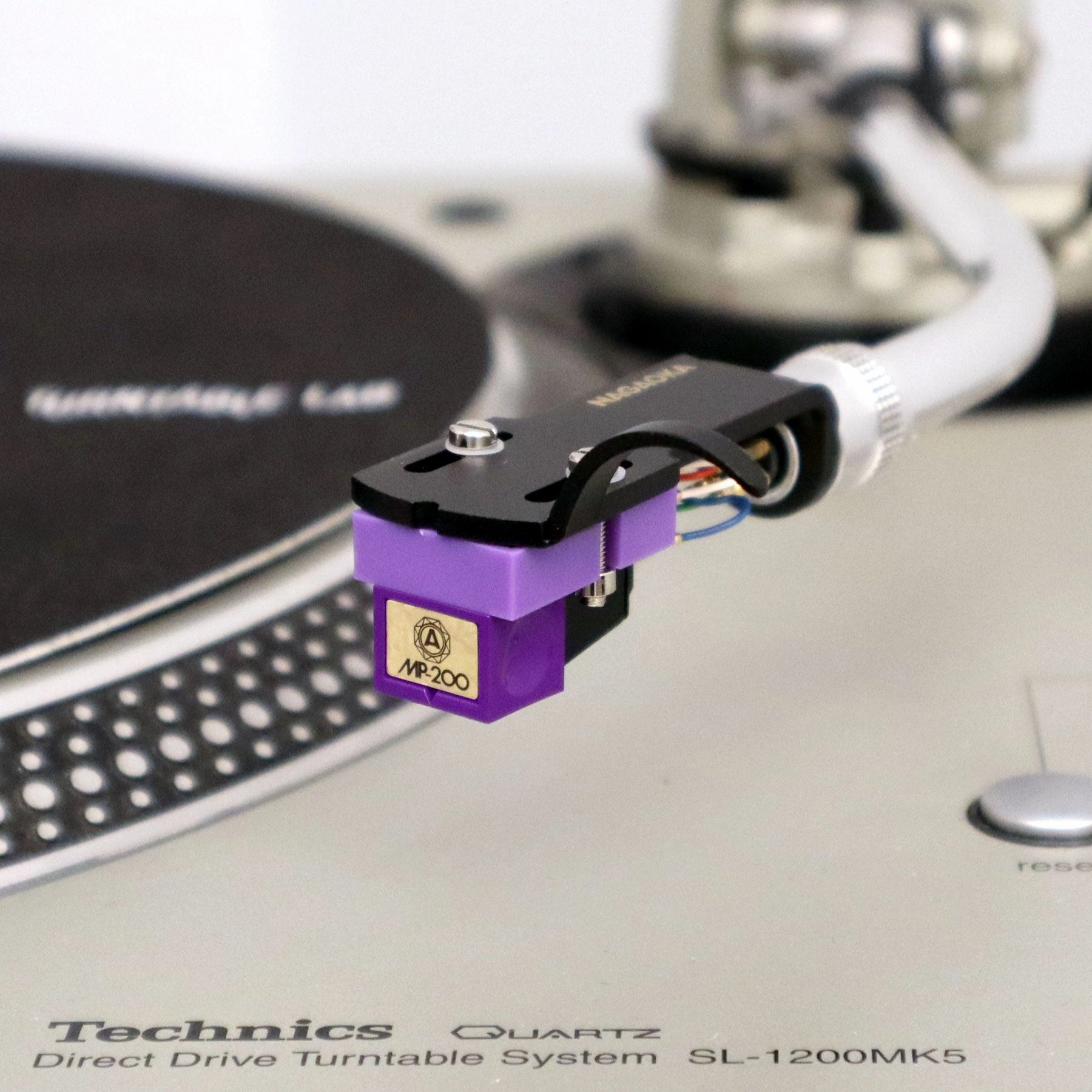 Nagaoka: MP-200H Cartridge Mounted on Headshell