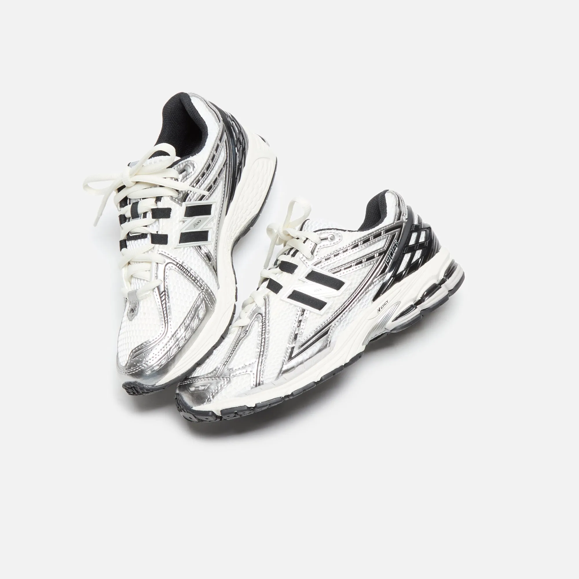 Keep Going Strong Gear Up and Go New Balance 1906R - Silver Metallic / Black / Sea Salt
