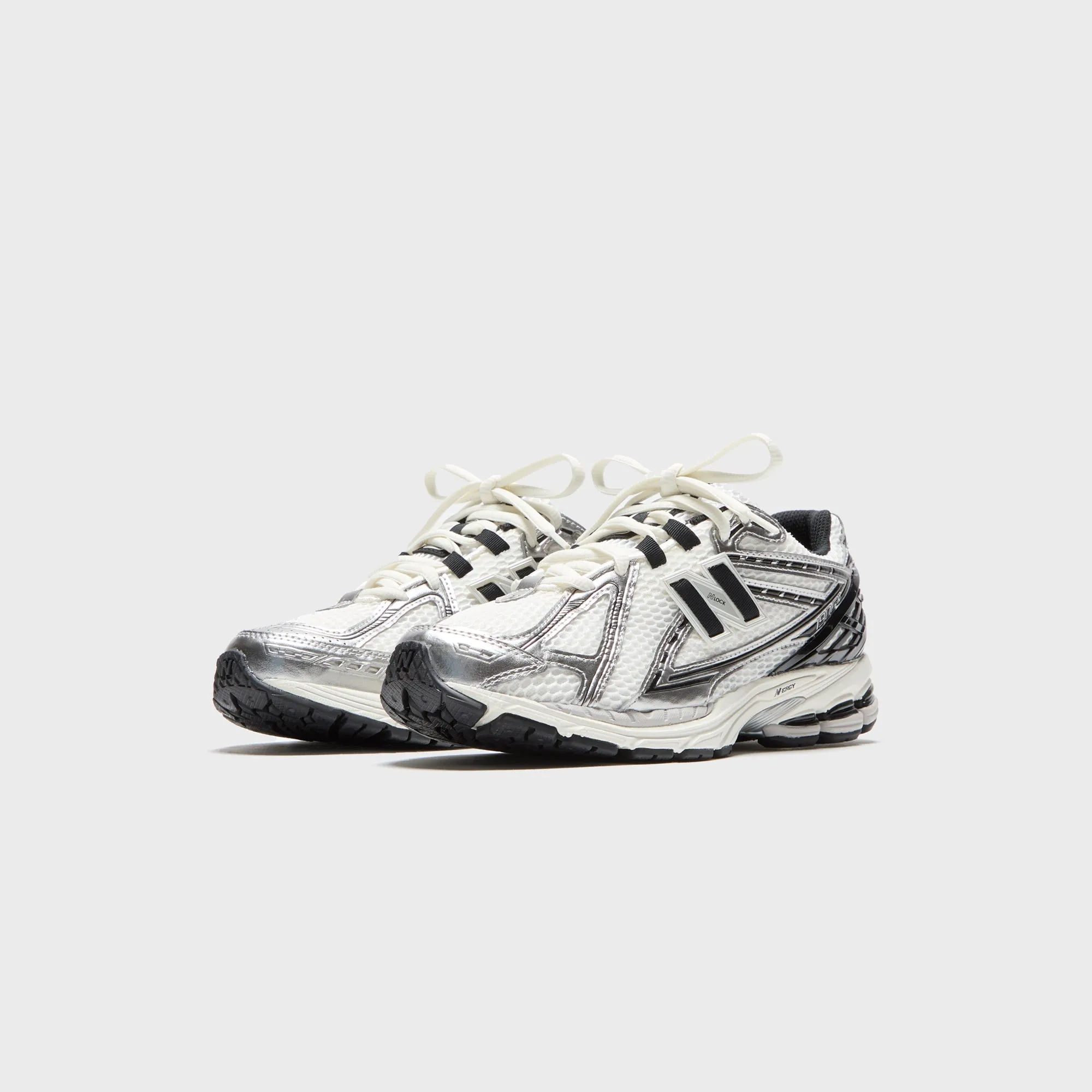 Spring Sale New Balance 1906R - Silver Metallic / Black / Sea Salt
