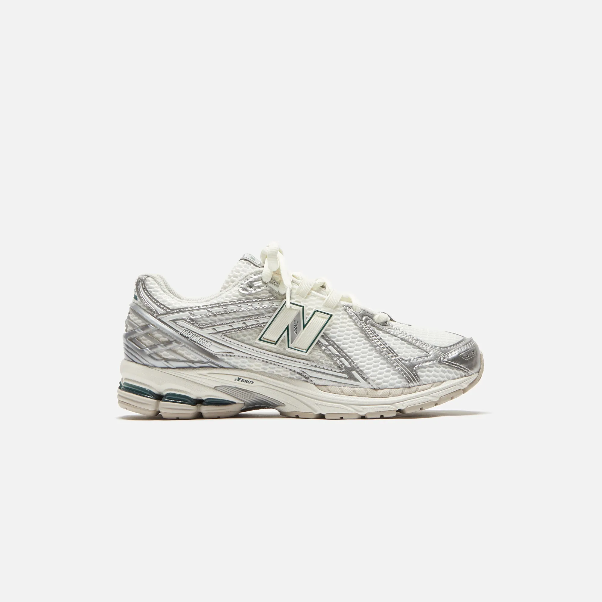New Balance 1906R - Silver Metallic / Sea Salt ContouredFootbed