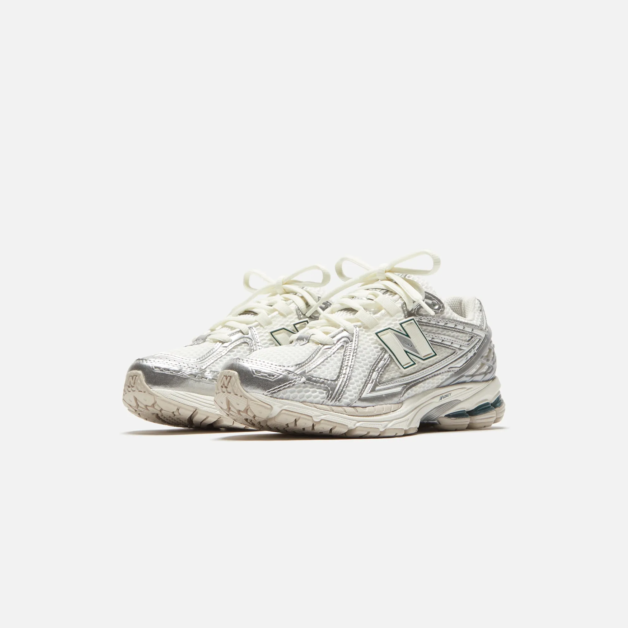 Comfortable Reactivity Comfortable Sandal New Balance 1906R - Silver Metallic / Sea Salt