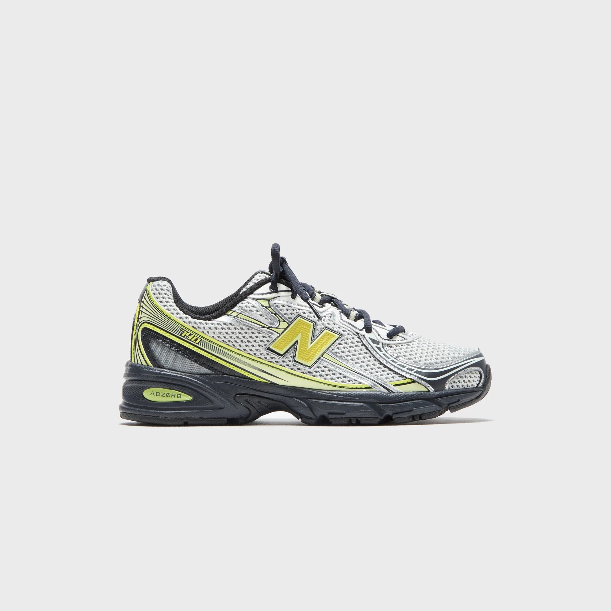 Breathable Advantage New Balance 740 - Sea Salt / Phantom / Firefly