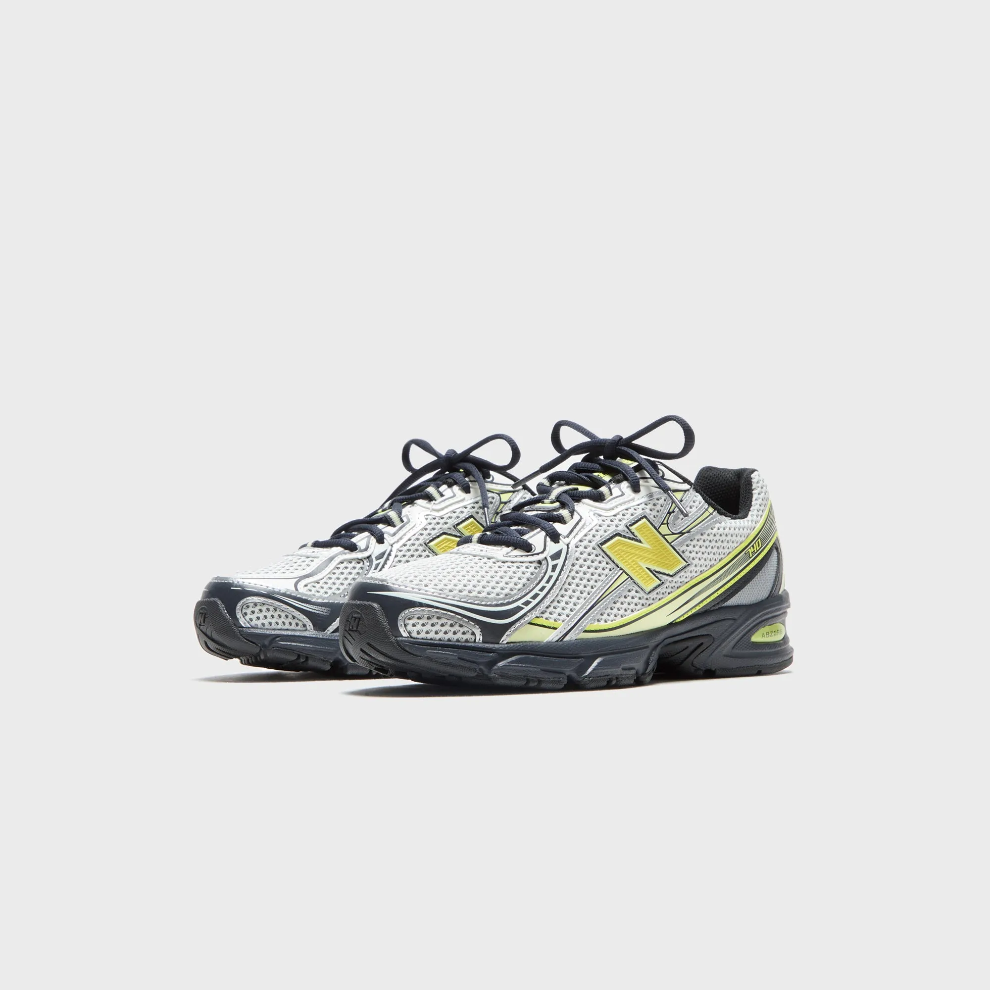 Redefine Classic Walk with Power New Balance 740 - Sea Salt / Phantom / Firefly