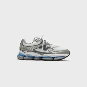 Lead with Style New Balance Abzorb 2000 - White / Grey