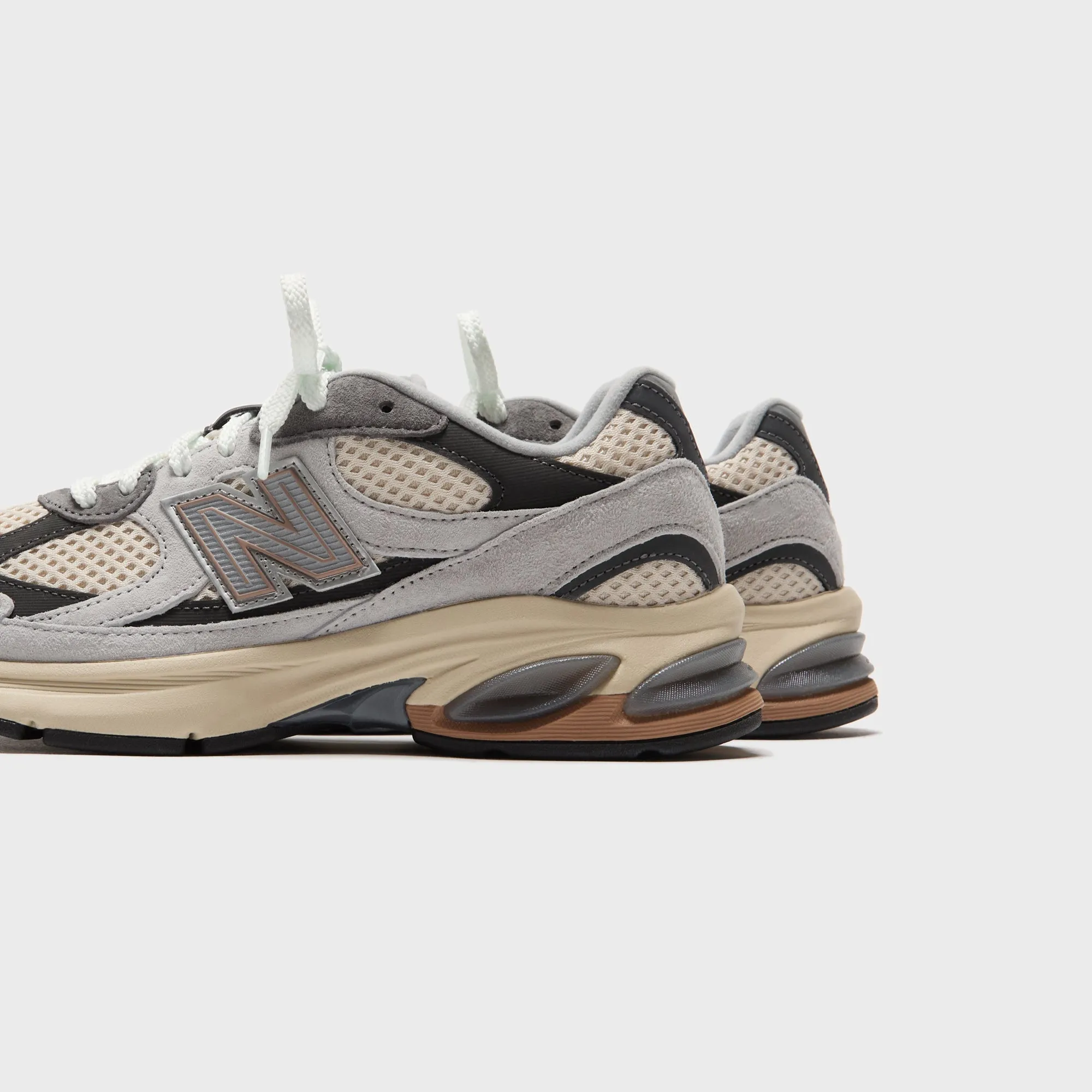 Shock-Resistant Quality Vast Detail New Balance Abzorb 2010  - Brighton Grey / Linen