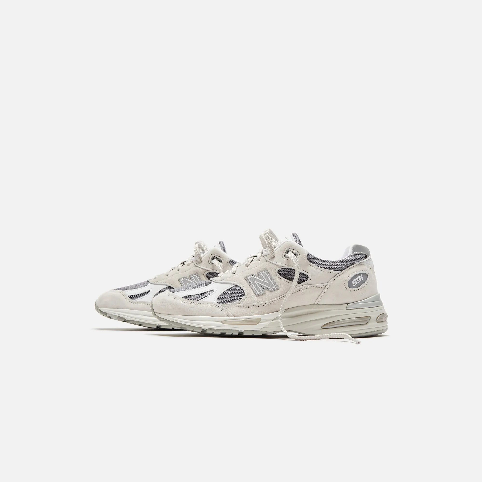 Walk with Power New Balance Made In Uk 991V2 - Nimbus Cloud