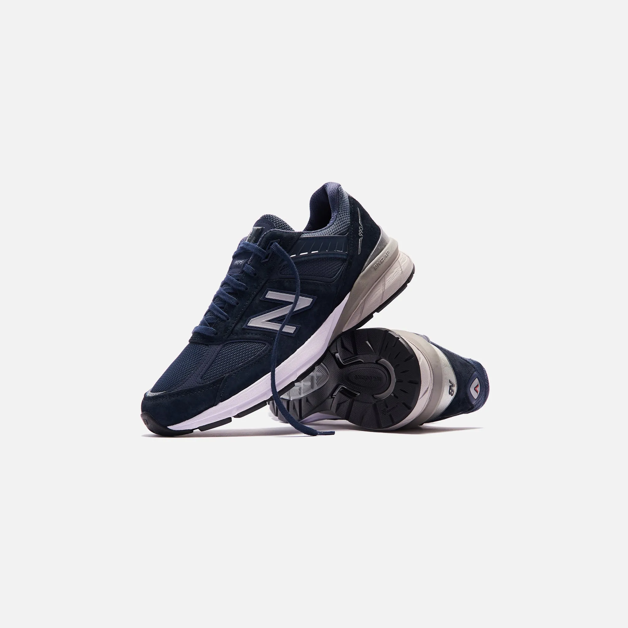 MultiSurface Comfortable Padding Arrangement New Balance Made In Usa 990 V5 - Navy / Silver