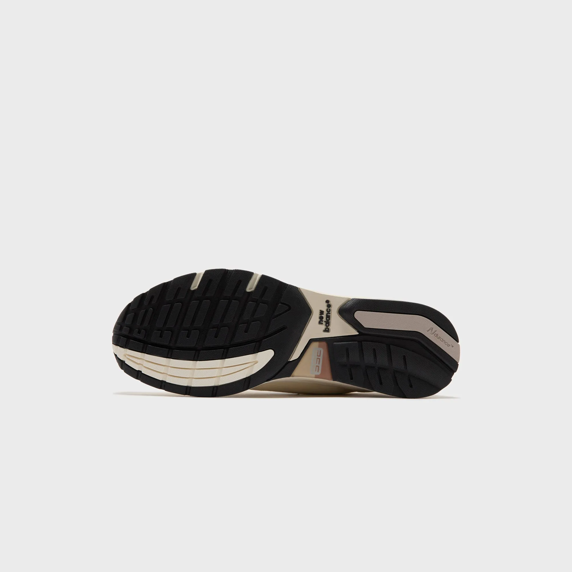 New Balance Made In Usa 992 - Calcium / Raw Cashew Off-Shoulder