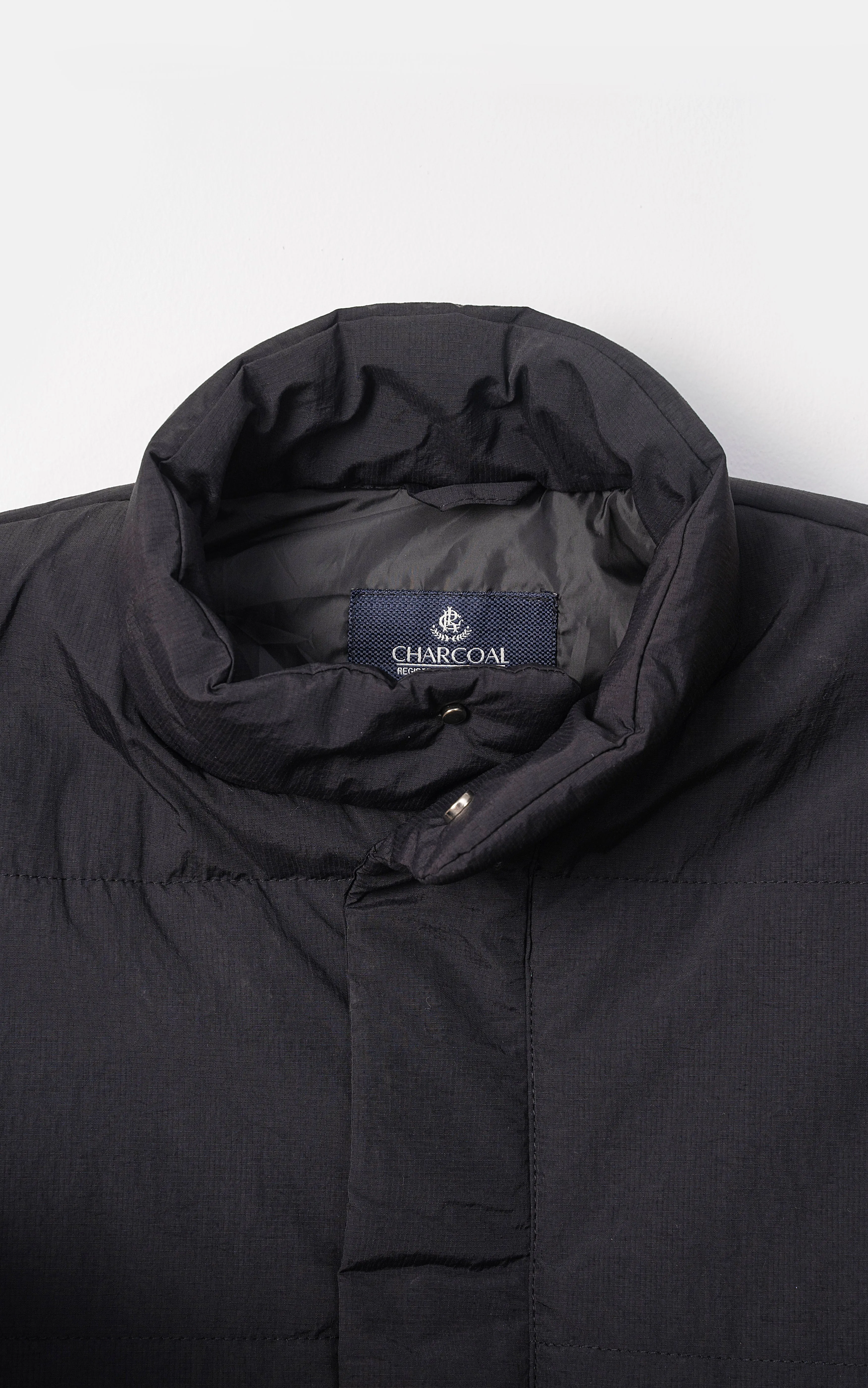 Sleeveless Quilted Jacket Black Region