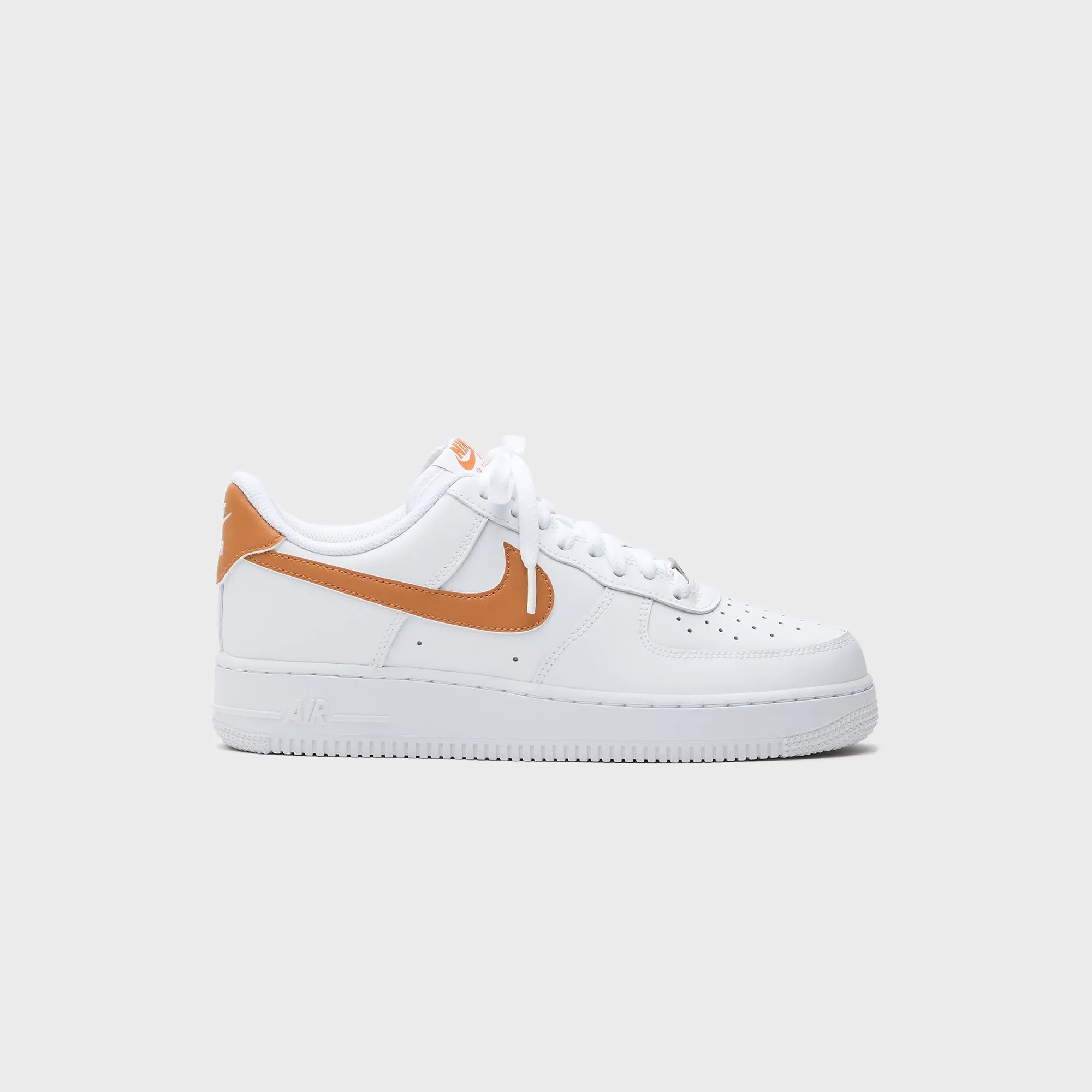 Sensation Nike Air Force 1 '07 Ess - Monarch / White