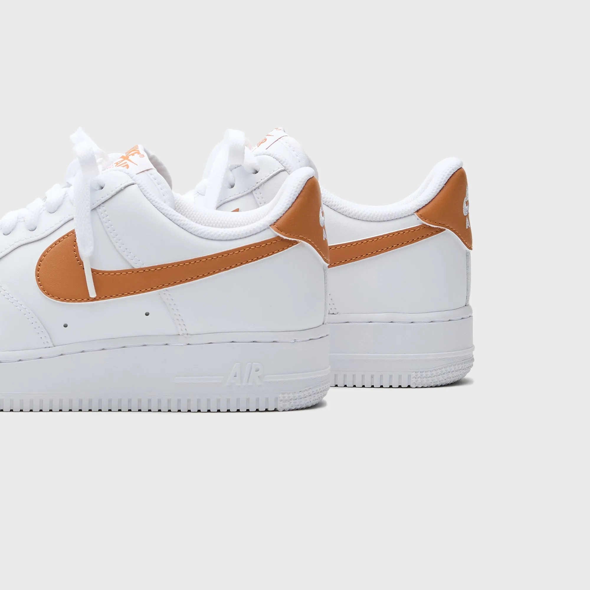 Universal Appeal Nike Air Force 1 '07 Ess - Monarch / White