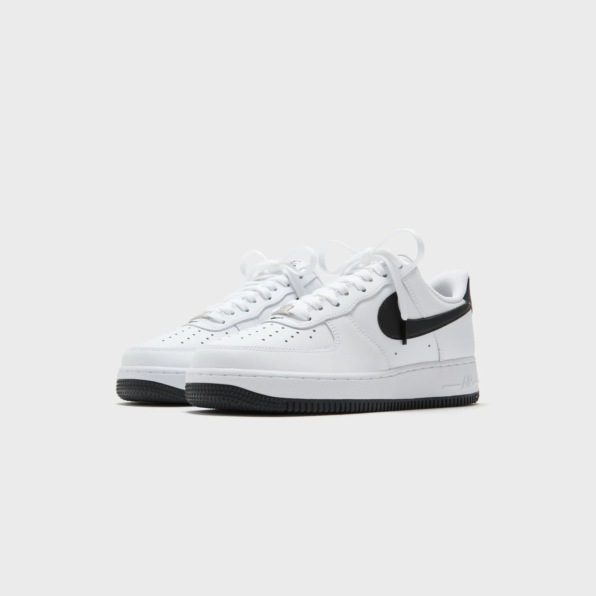 Built to Move You Nike Air Force 1 '07 - White / Black