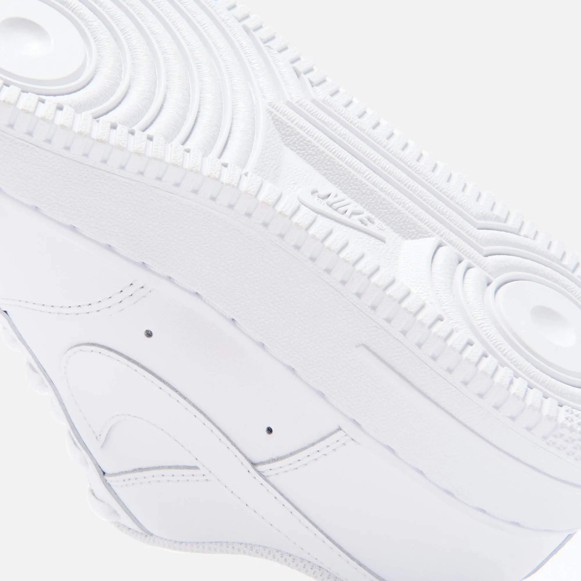 Ventilated Air Dynamic Fit Nike Air Force 1 `07 - White