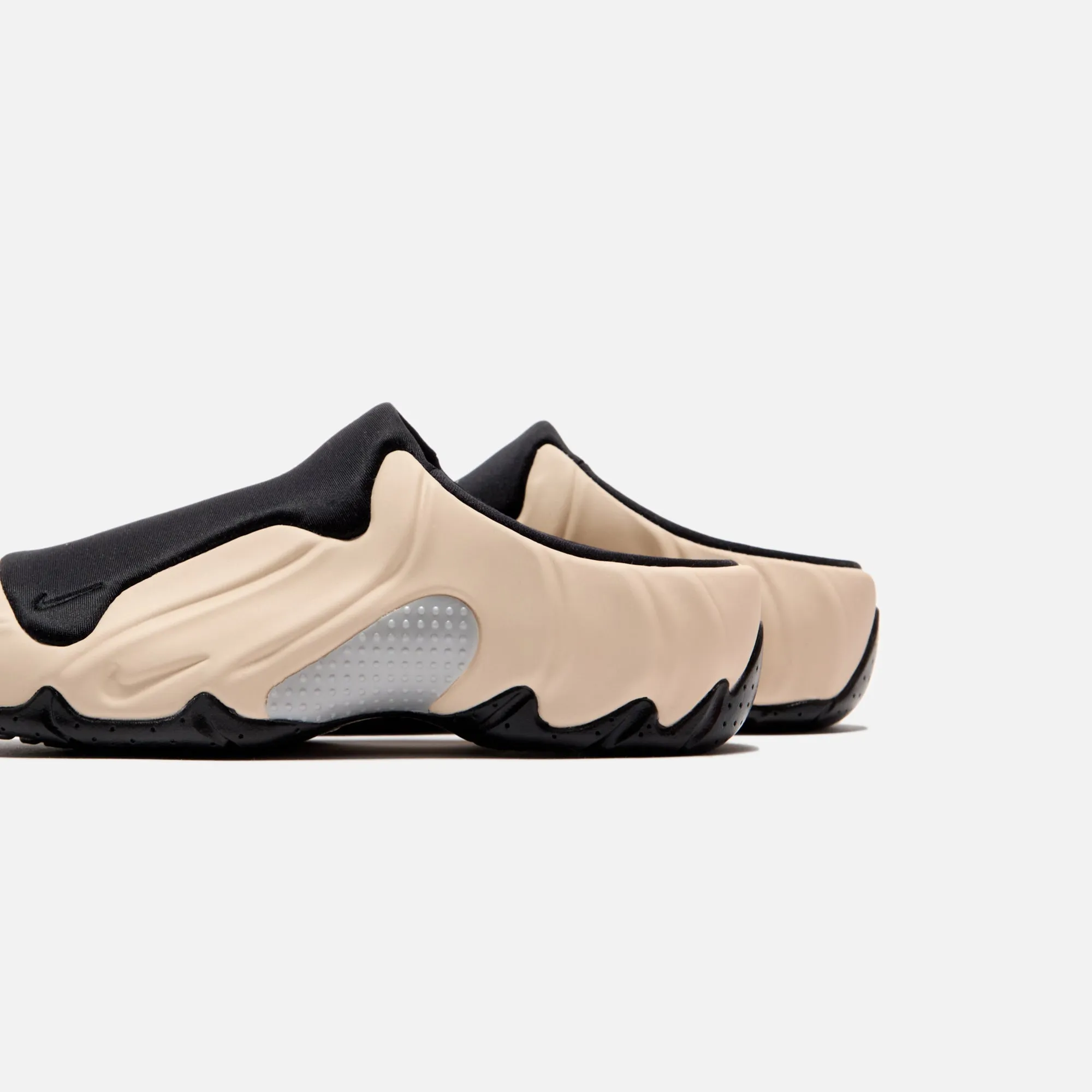 Maxi Length Nike Clogposite - Sanddrift / Black / Metallic Silver / University Red