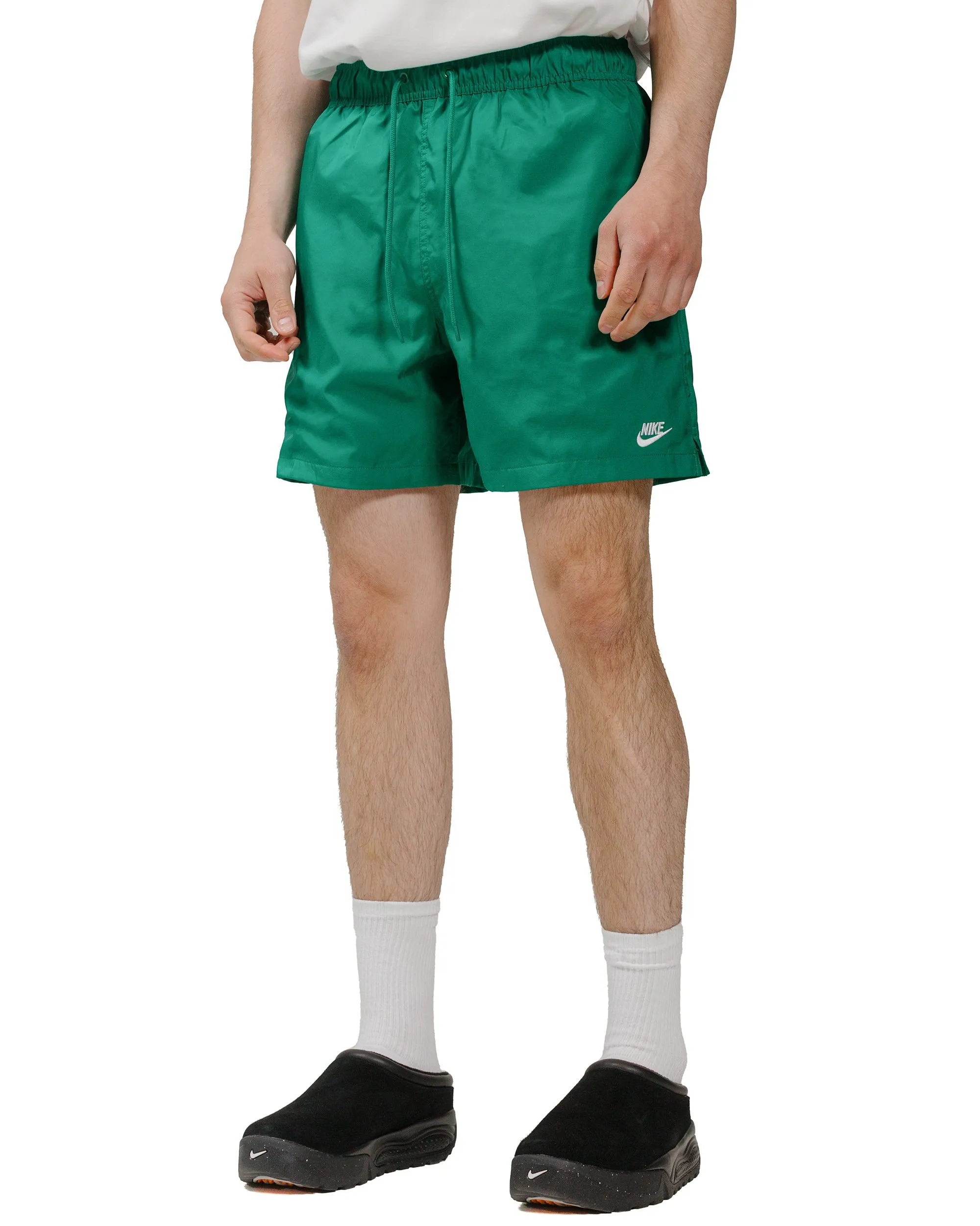 Anti-Sikhophobia Fashionable Upgrade Nike Club Flow Short Malachite/White