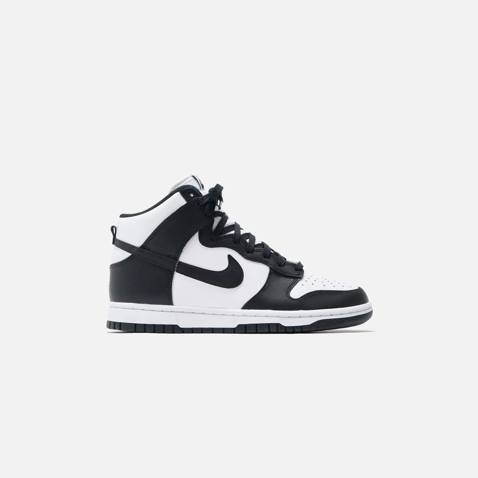 Stride with Confidence Nike Dunk High Retro - White / Black