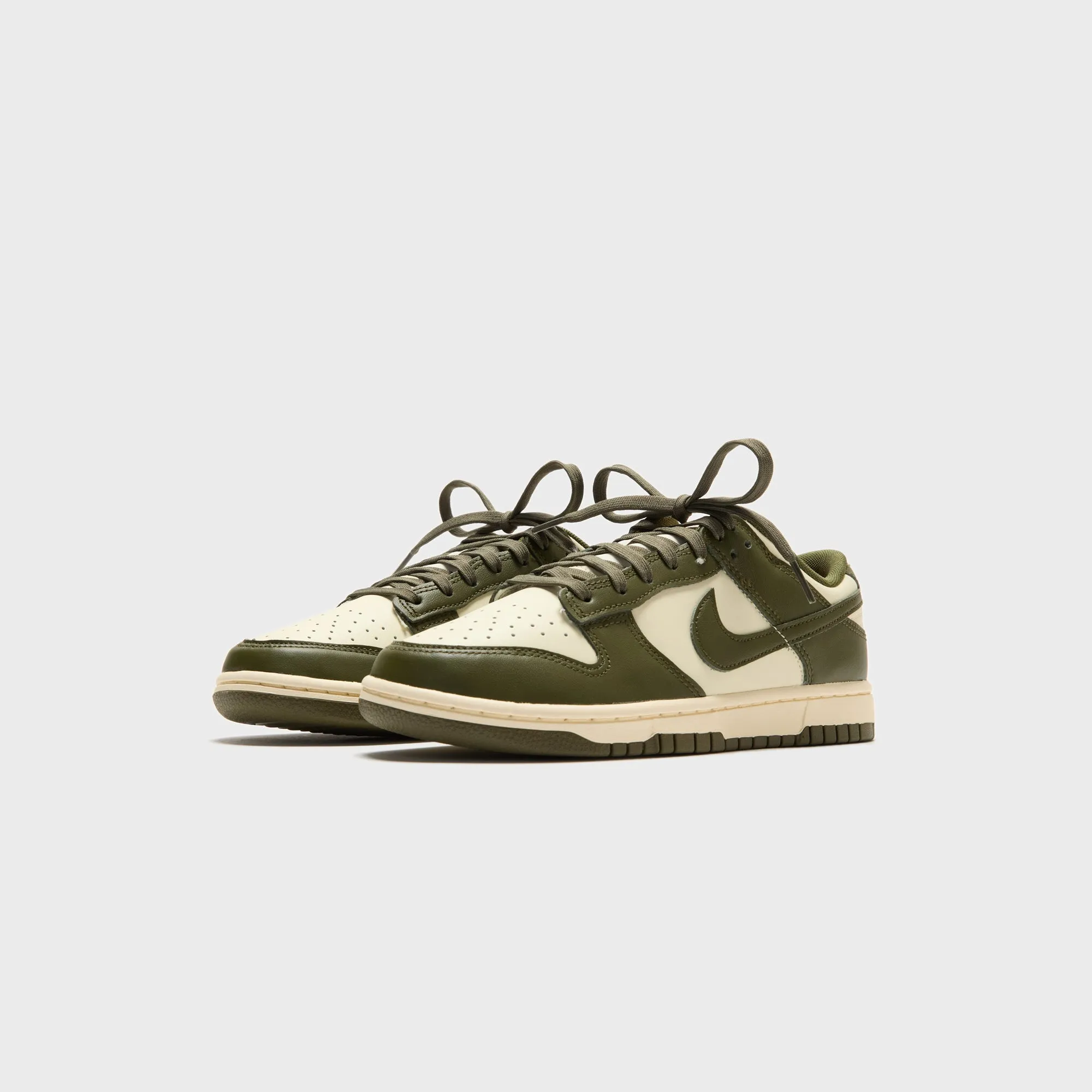 Valley Nike Dunk Low Retro - Coconut Milk / Rough Green / Electro Orange