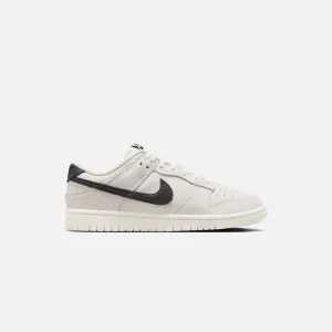 Rise Every Time Nike Dunk Low Se - White / Black / Team Red