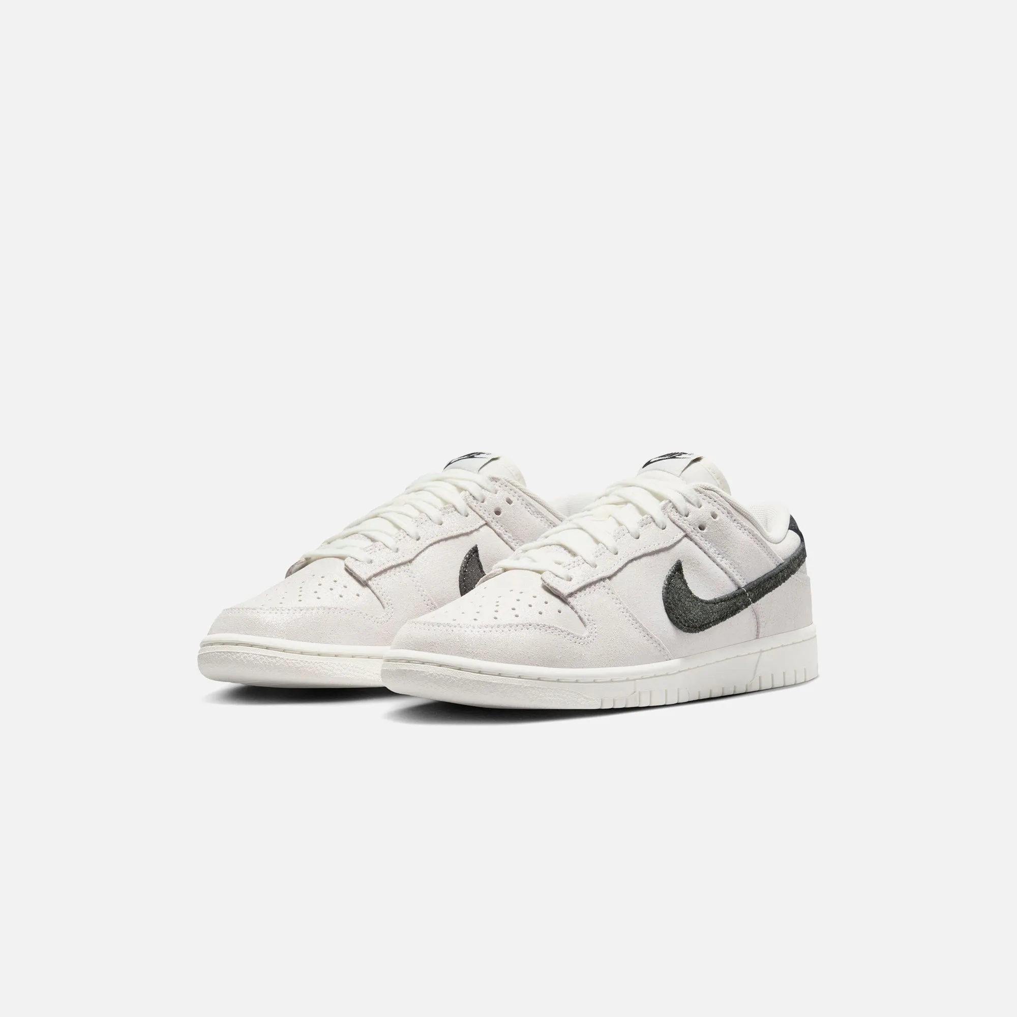 Limited Time Offer Stay in Motion Nike Dunk Low Se - White / Black / Team Red