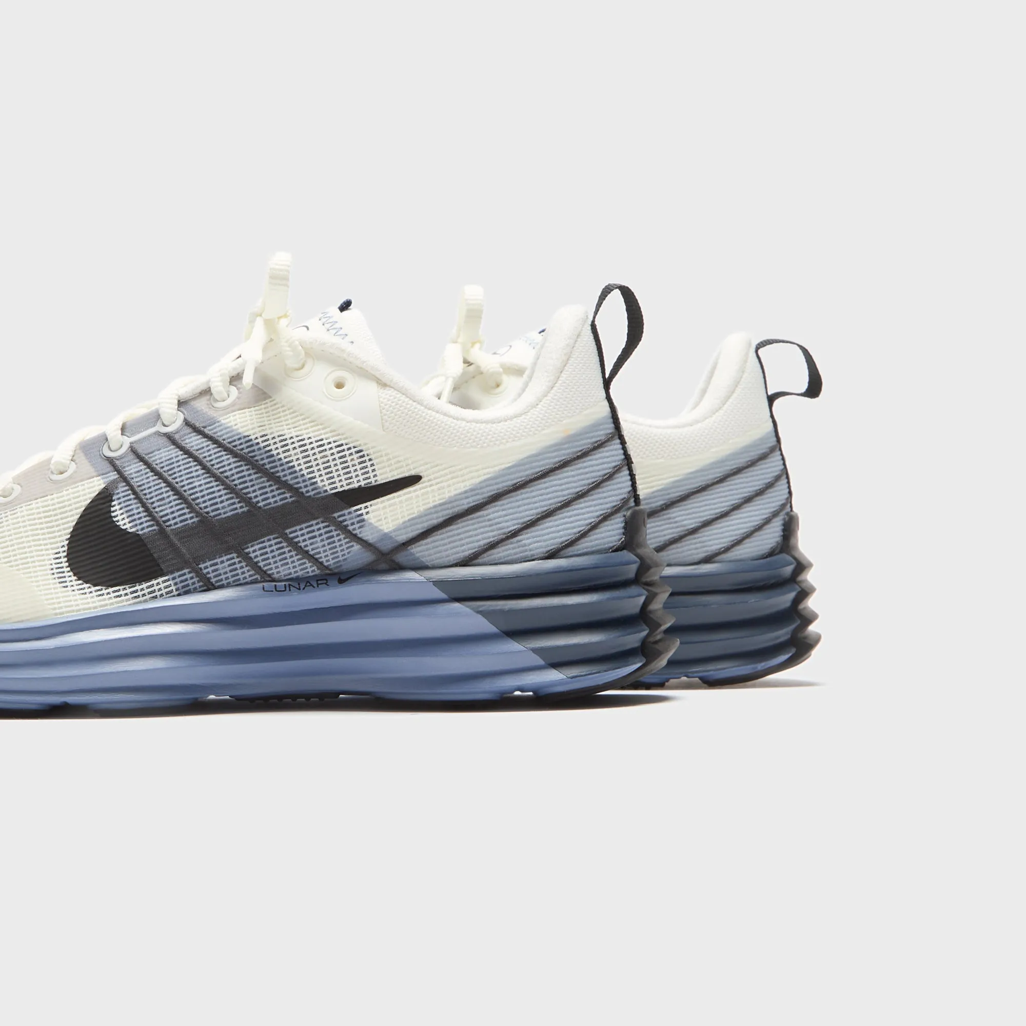 Own the Vibe Gear Up and Go Nike Lunar Roam - Sail / Black / Diffused Blue / College Navy