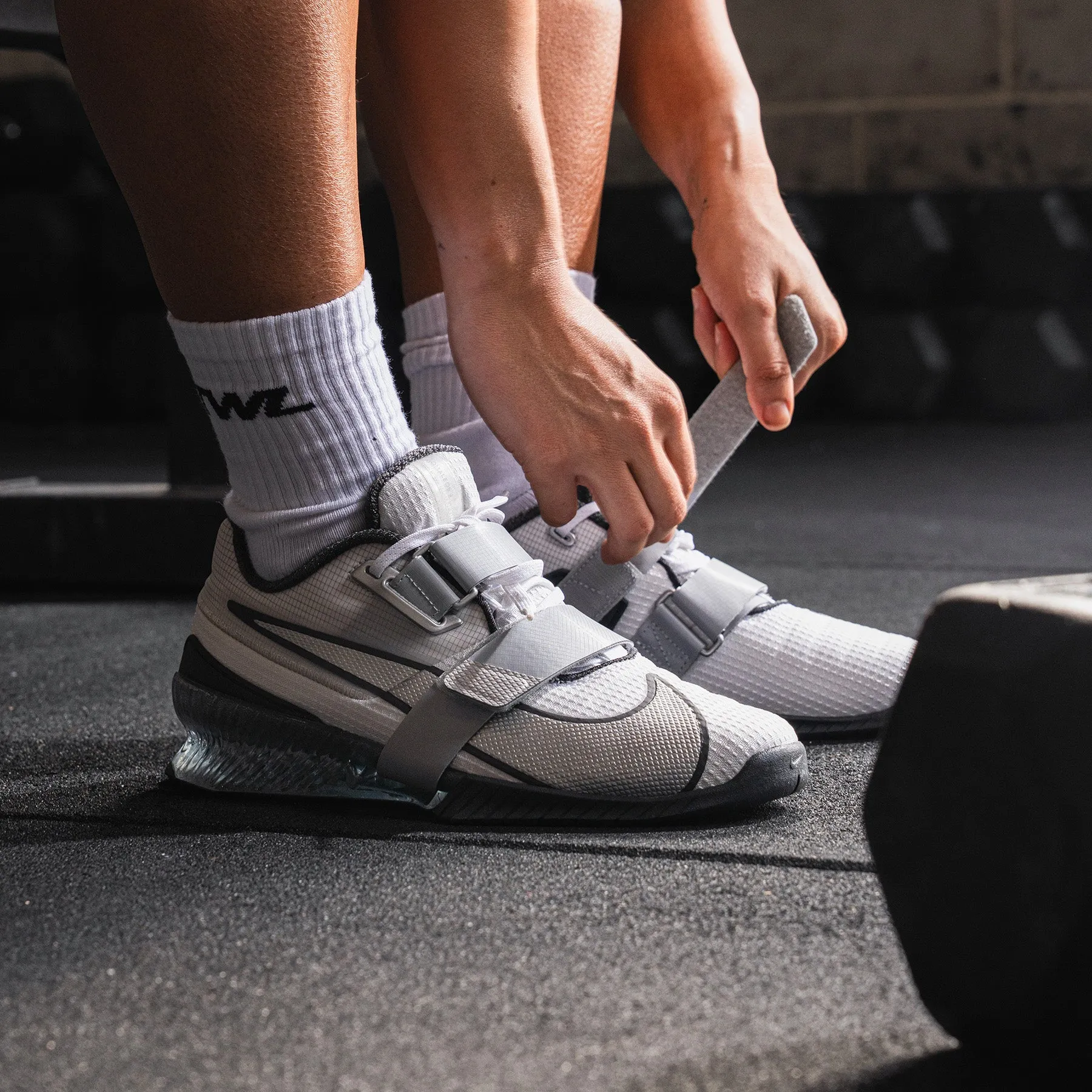 Nike - Romaleos 4 Weightlifting Shoes - Se White/Metallic Silver-Anthracite-Wolf Grey Back Heel Support