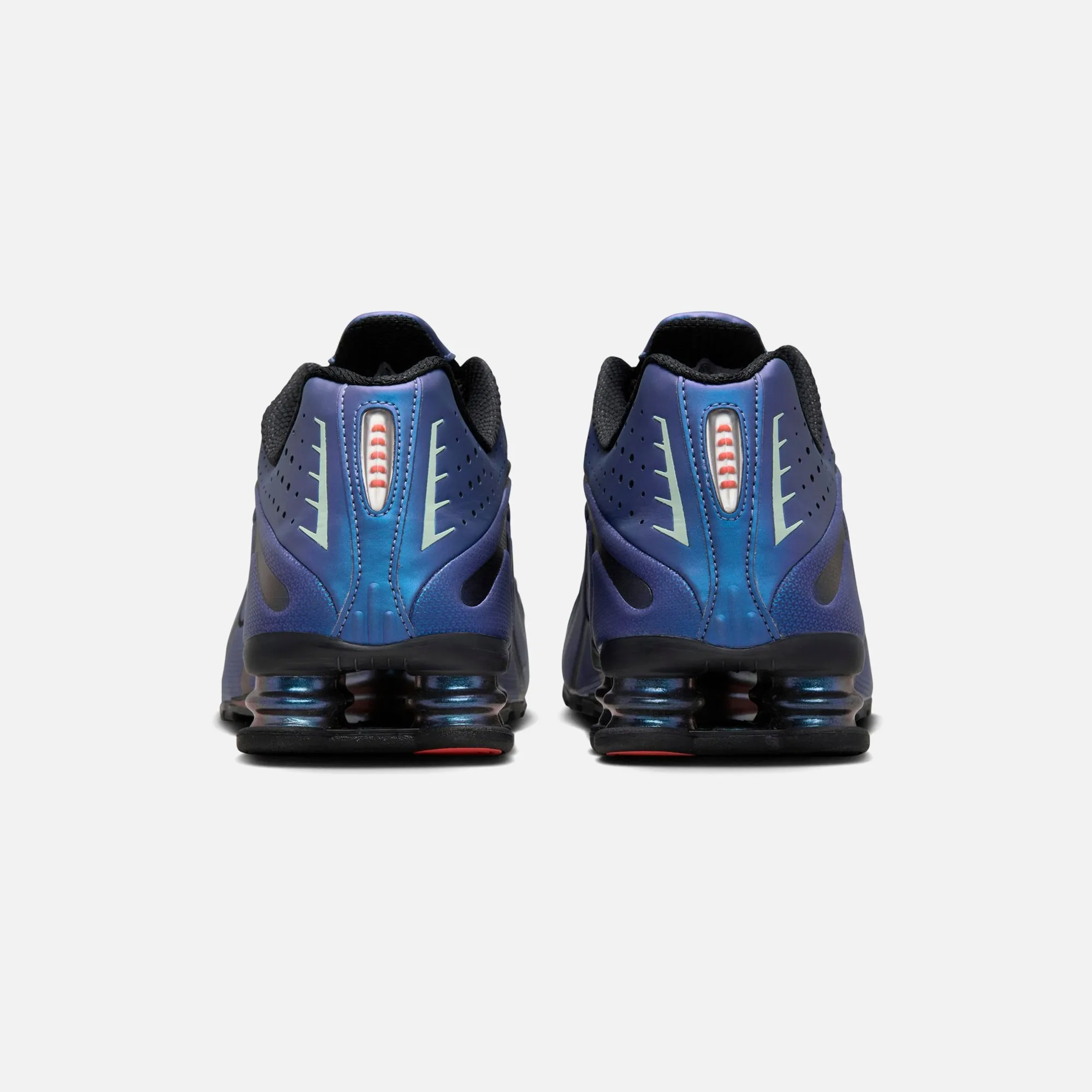 Nike Shox R4 - Black / Hot Punch Comfortable Wide Heel Sandal VentilationFeature