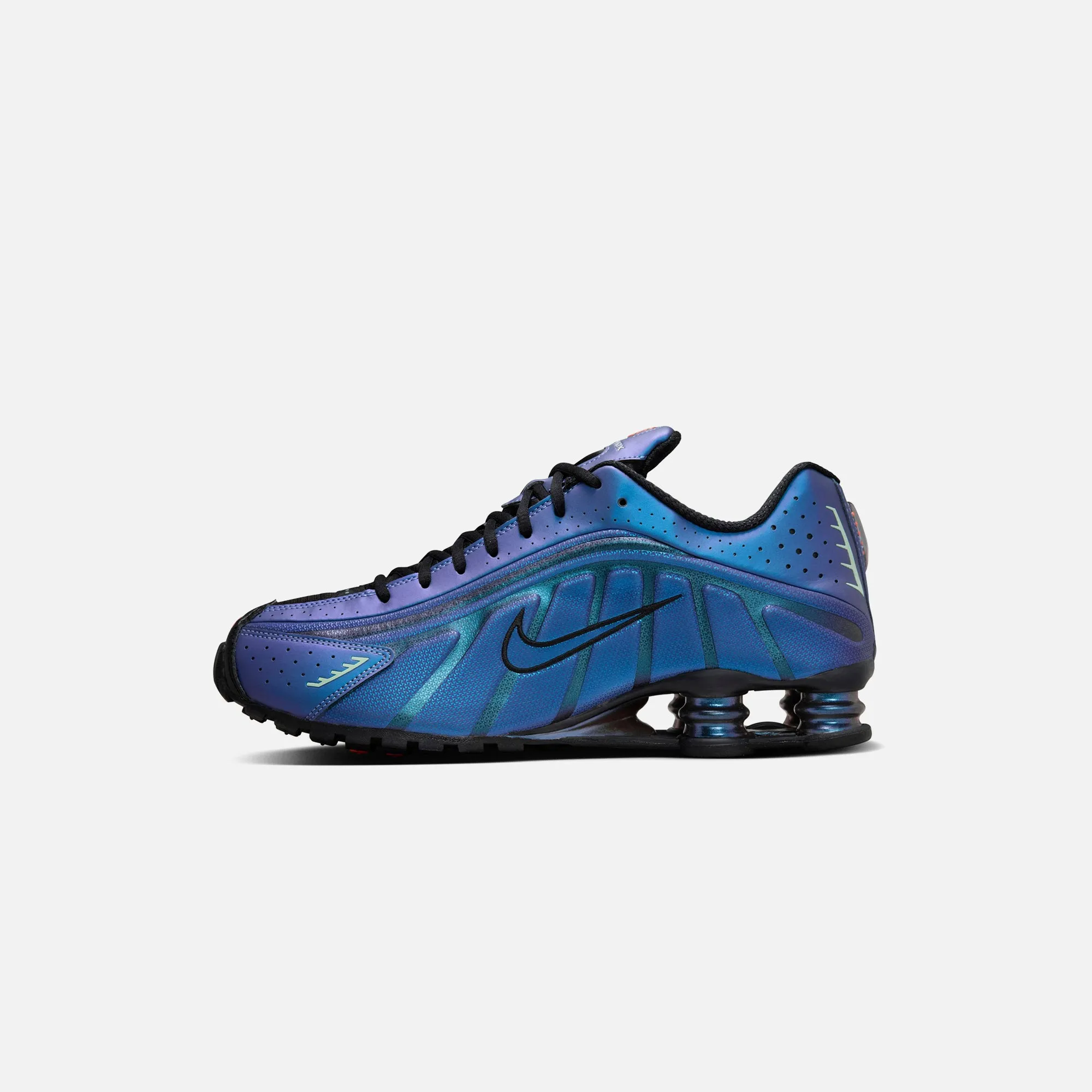 Outdoor Suitability Easy - Clean Nike Shox R4 - Black / Hot Punch