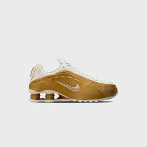 Nike Shox R4 - Soft Pearl / Metallic Gold Sturdy Model GiftBag